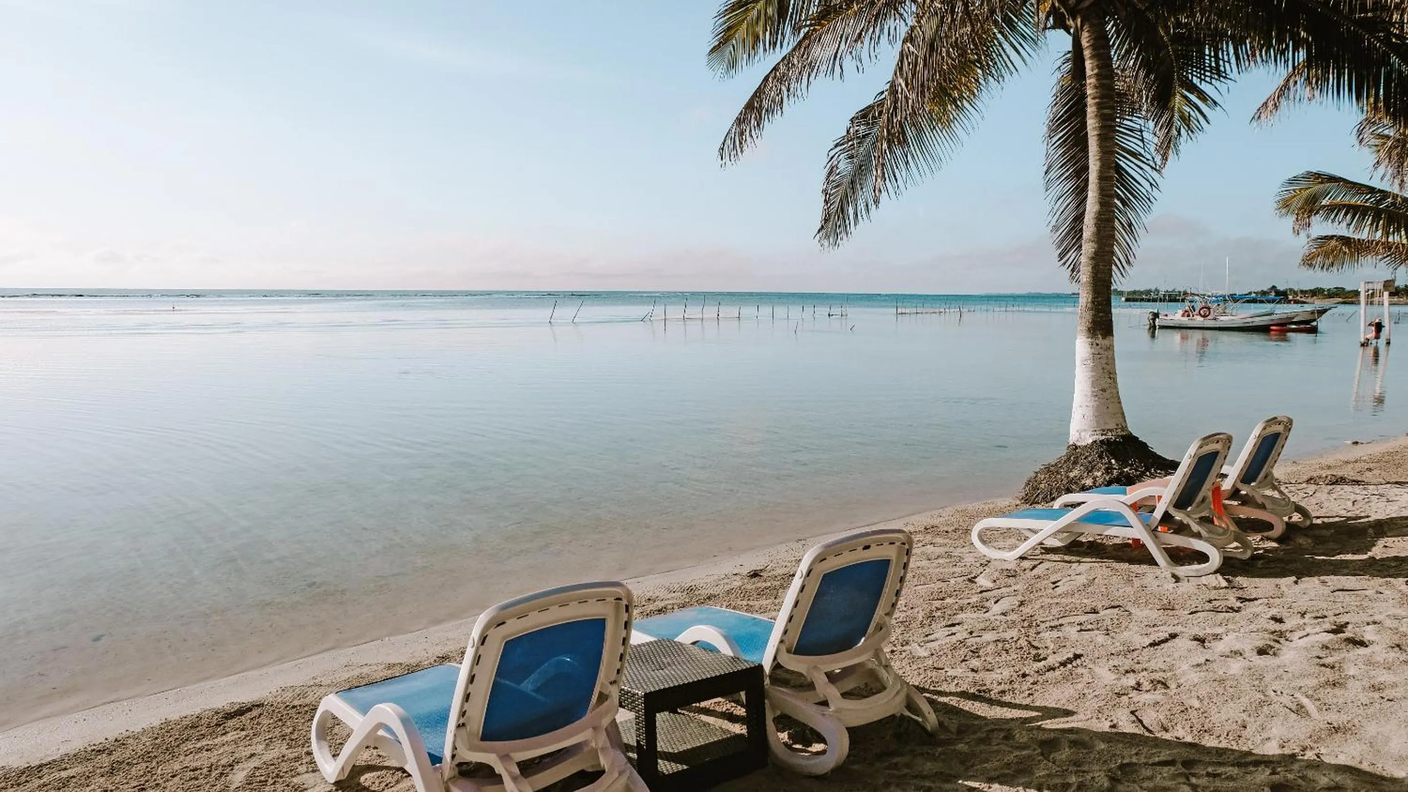 Beach in El Fuerte Beach Apartments