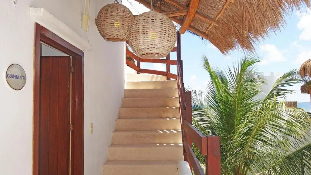 El Fuerte Beach Apartments