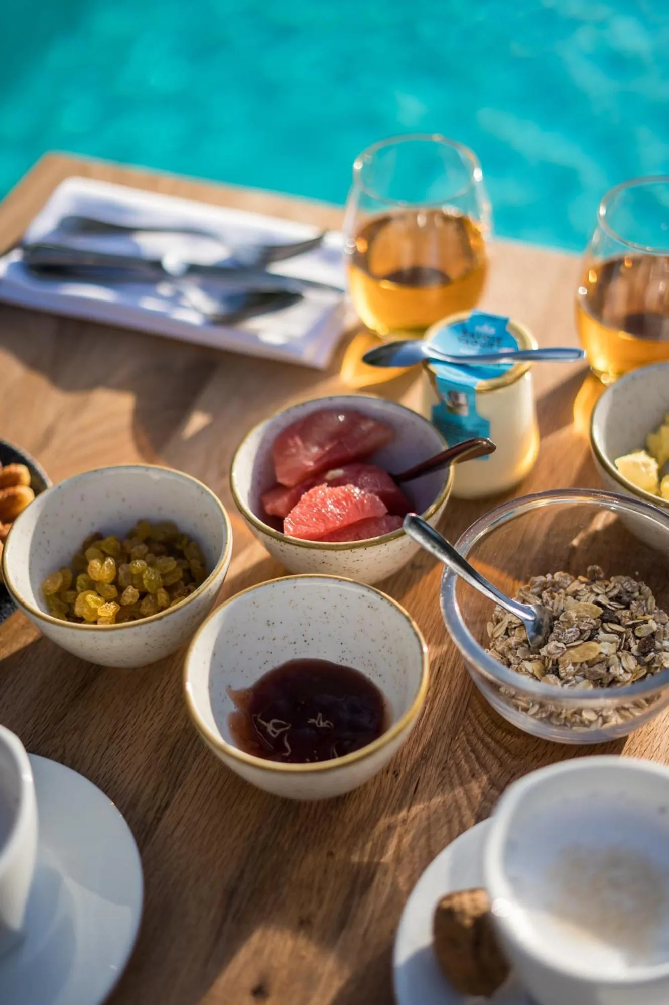 Buffet breakfast in PoMo Hôtel & Restaurant