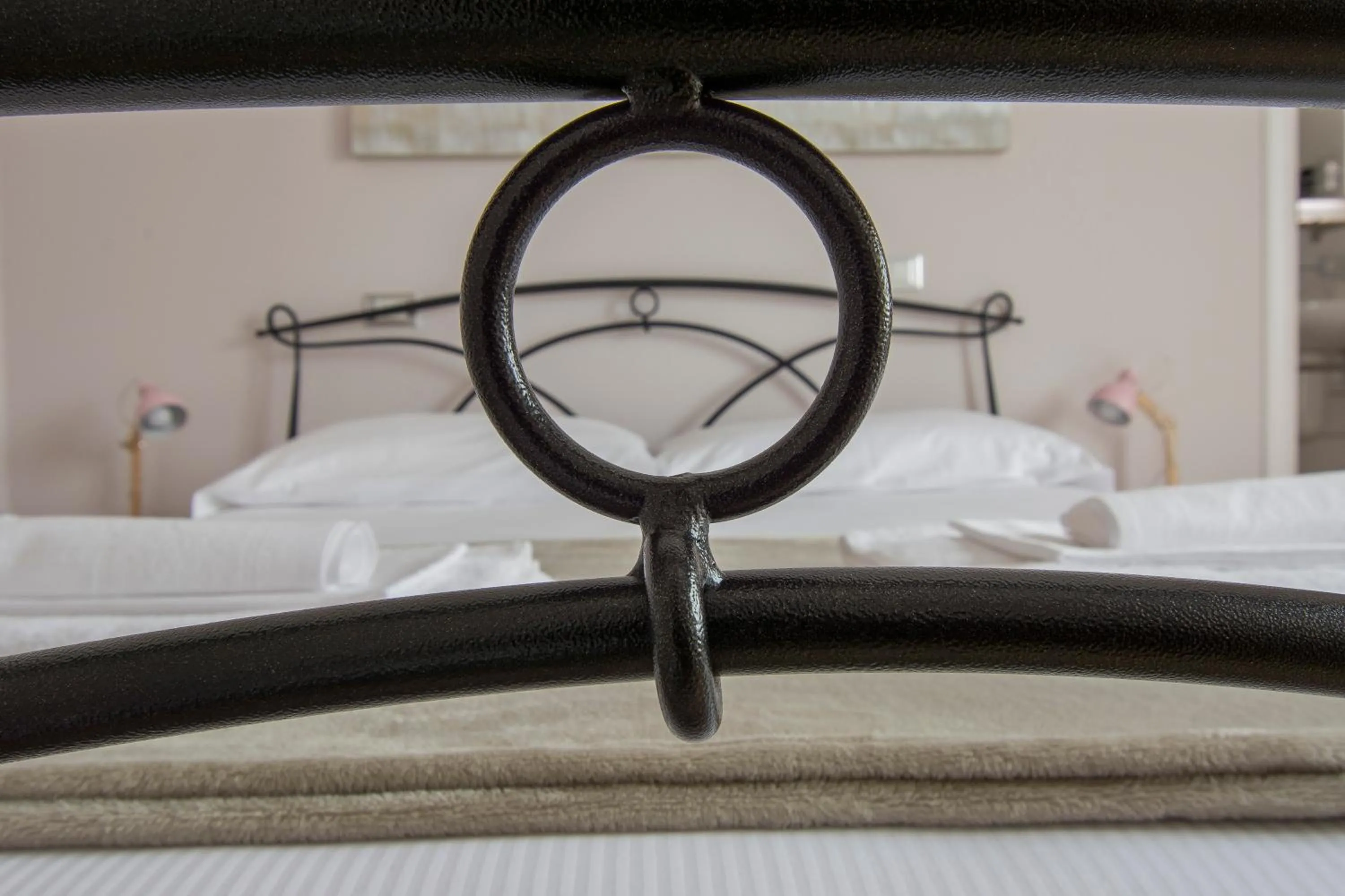 Decorative detail, Bed in Il Mughetto