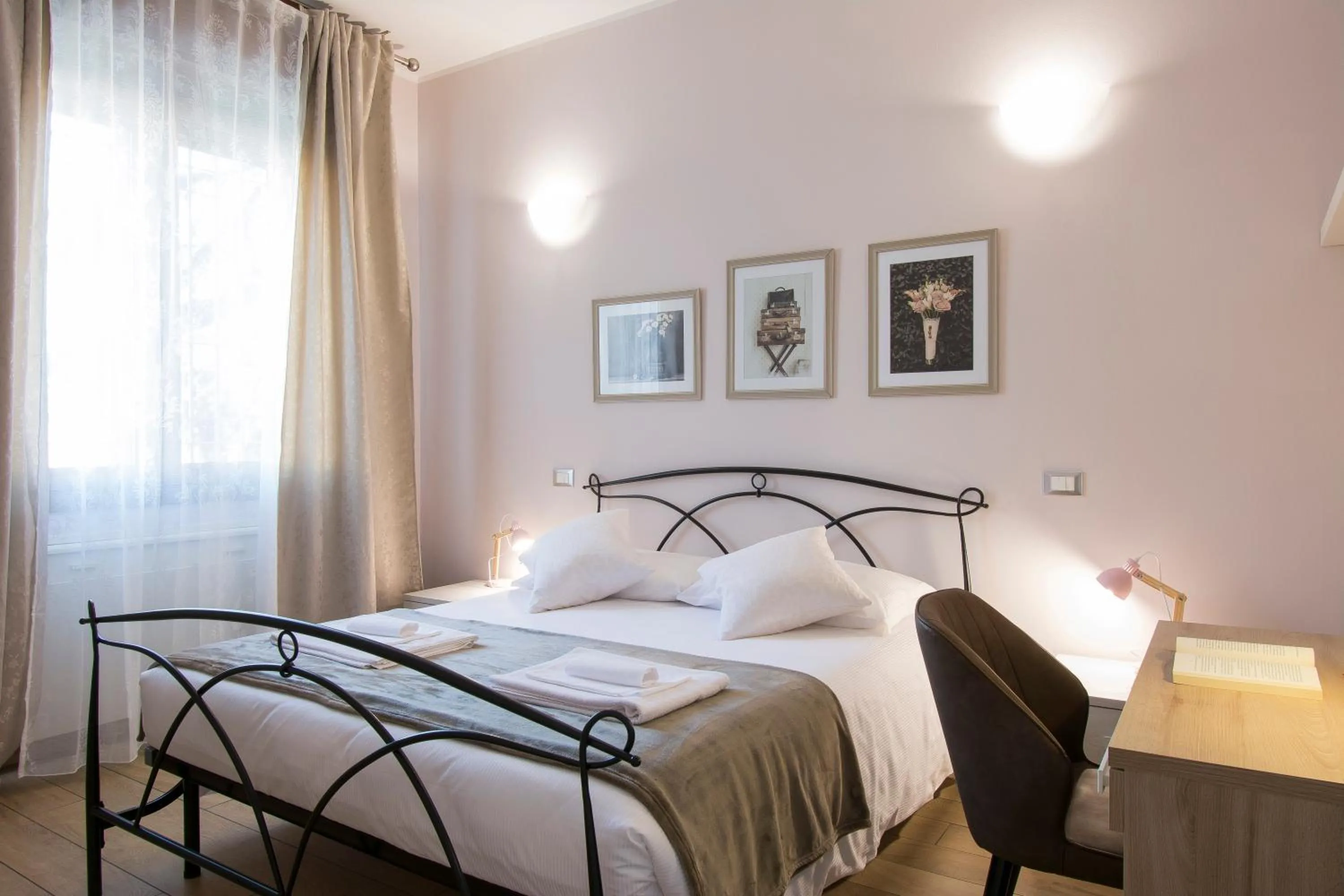 Photo of the whole room, Bed in Il Mughetto