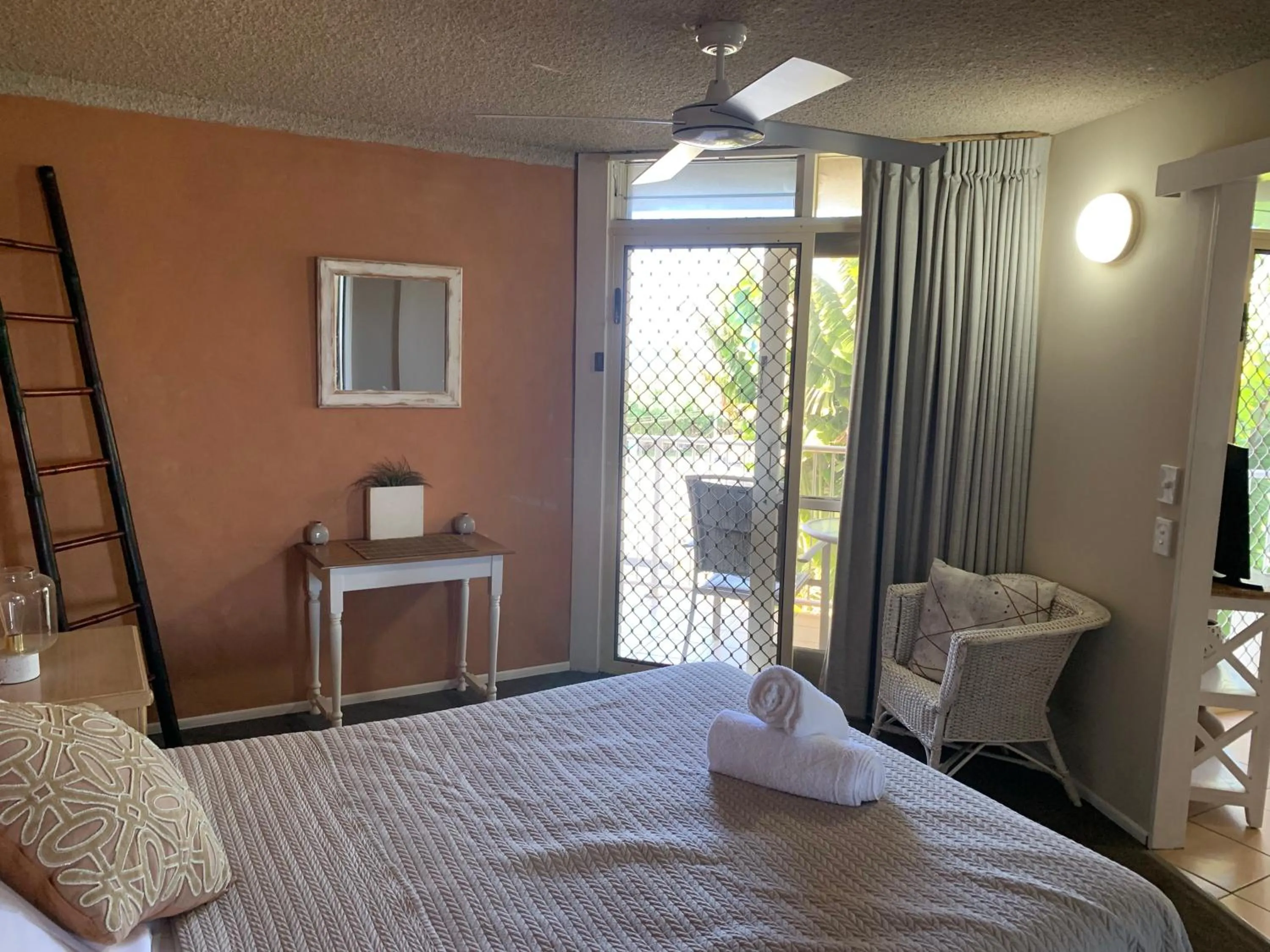 Bed in Northpoint Holiday Apartments