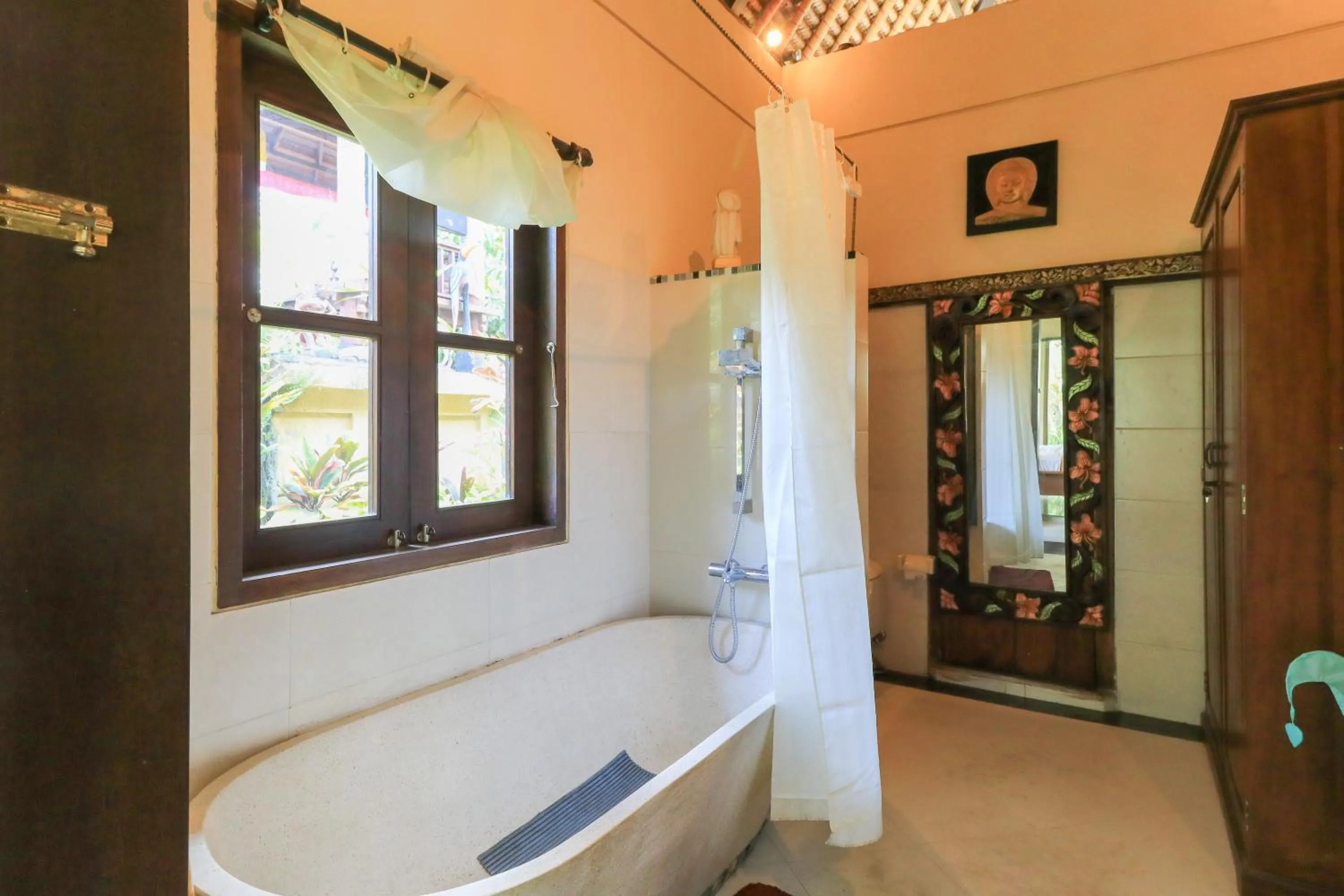 Bathroom in Ubud Chez Nyoman