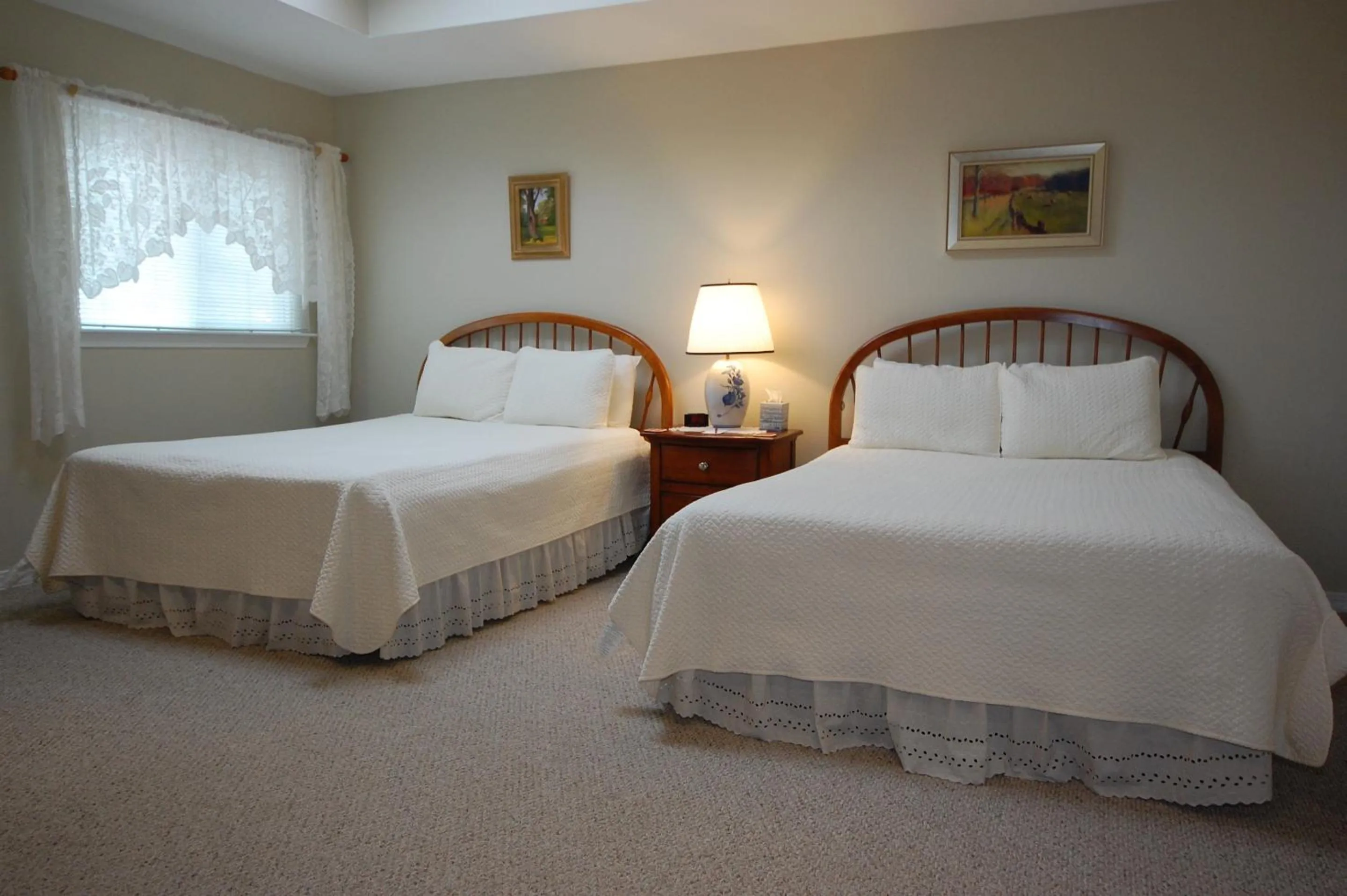 Bedroom, Bed in Shaker Mill Inn