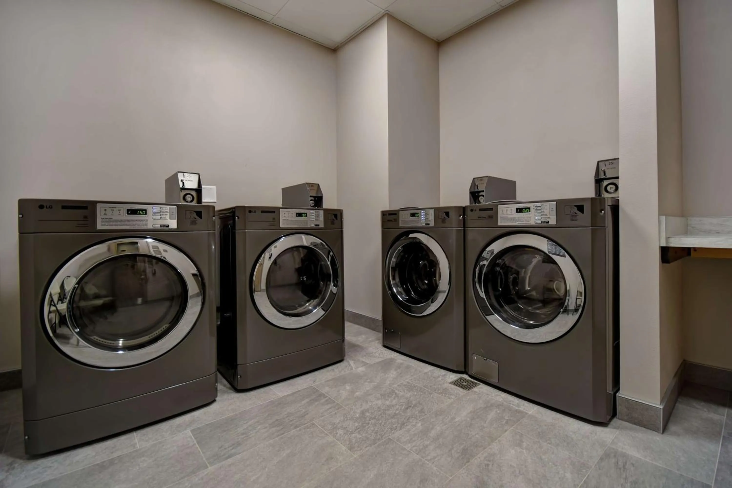 Property building in Homewood Suites By Hilton Orange New Haven