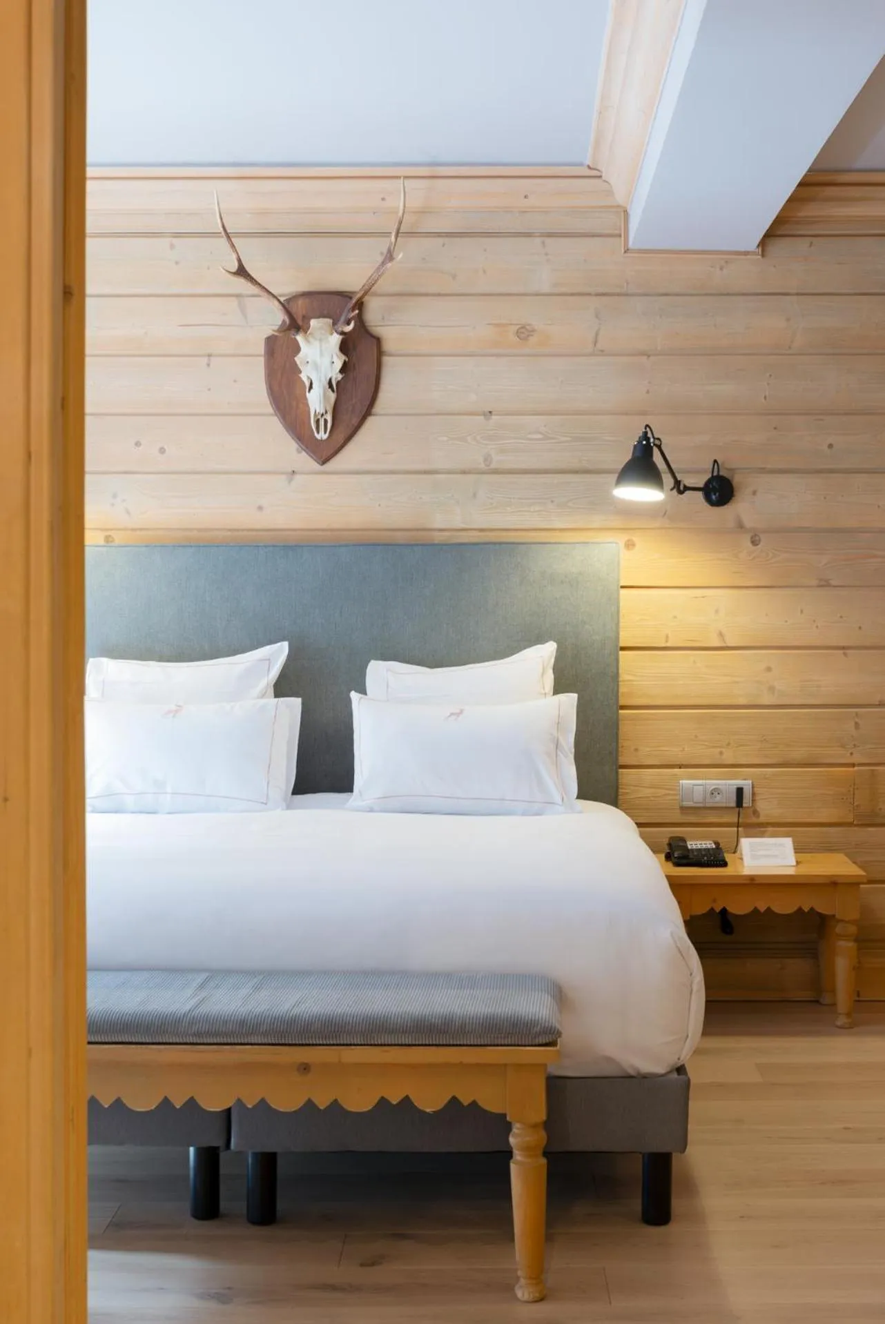 Bed in Hôtel Restaurant Spa Les Jardins De Sophie