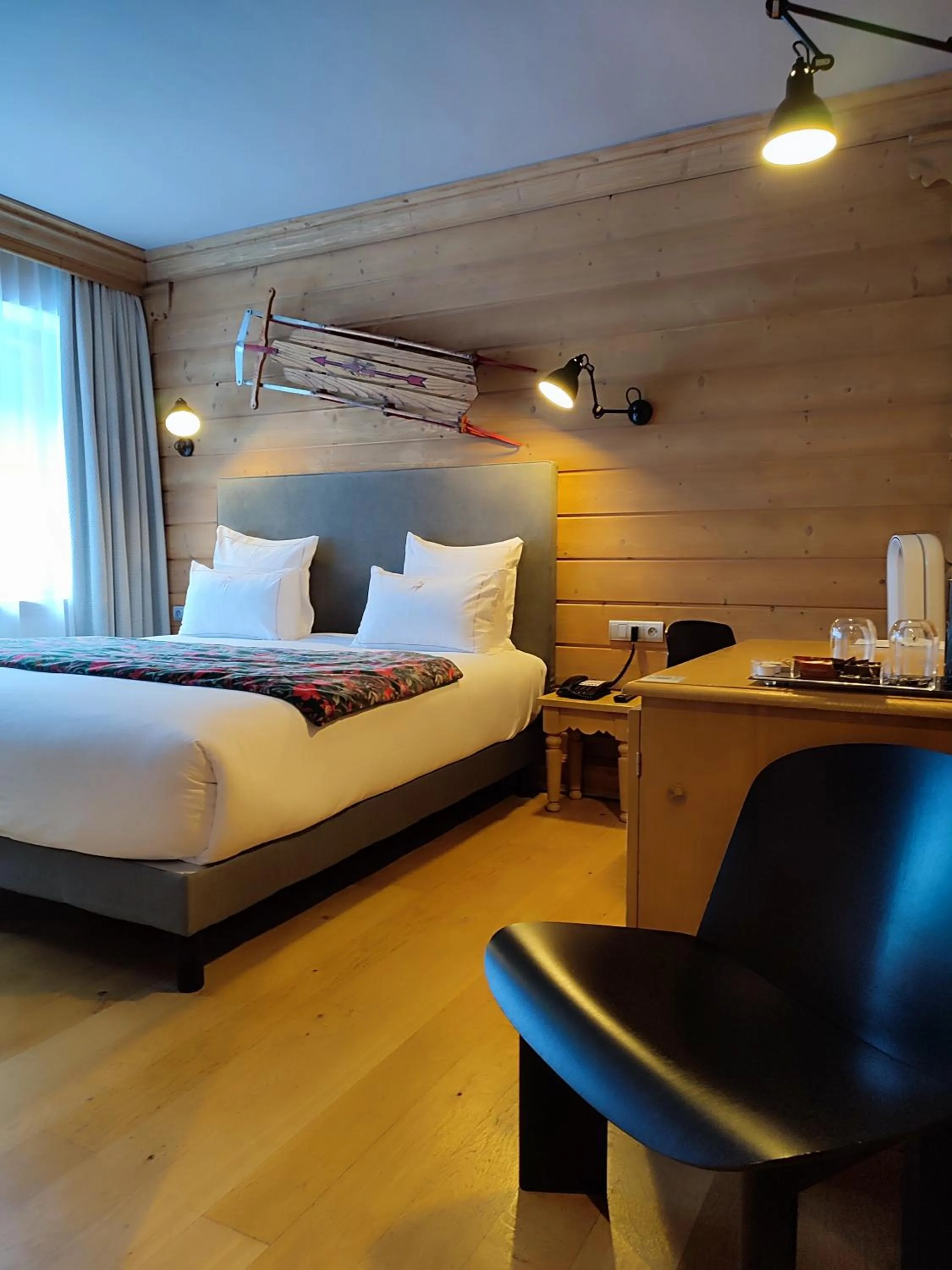 Bed in Hôtel Restaurant Spa Les Jardins De Sophie