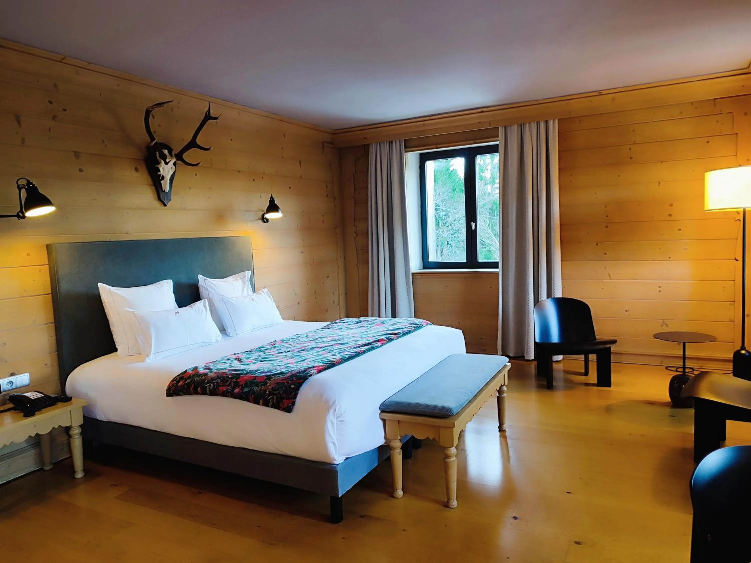 Bed in Hôtel Restaurant Spa Les Jardins De Sophie