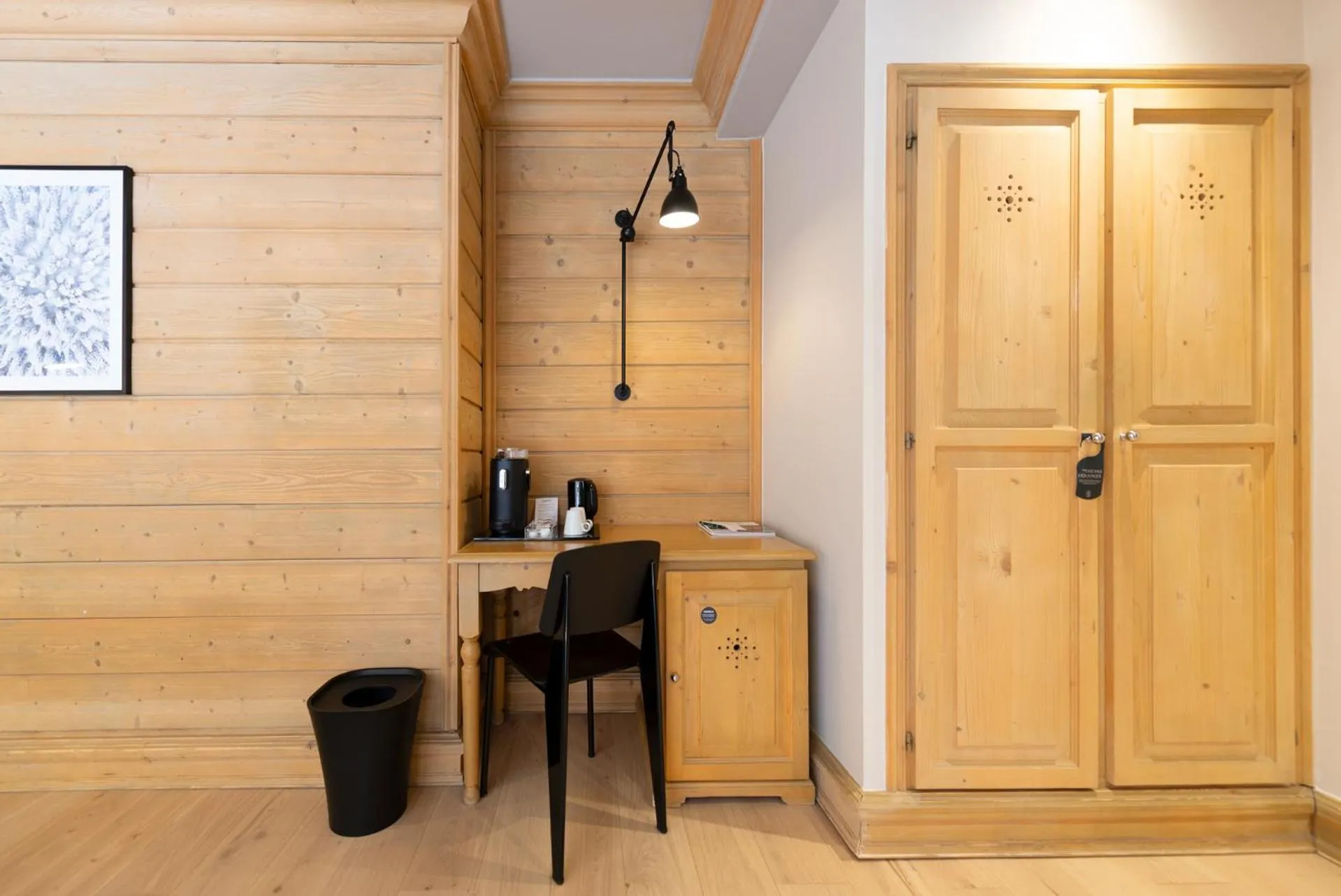 Coffee/tea facilities in Hôtel Restaurant Spa Les Jardins De Sophie