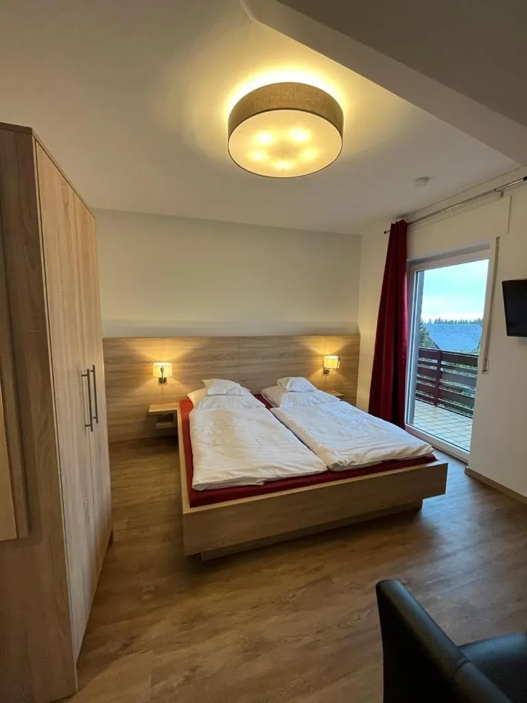 Photo of the whole room, Bed in Hotel Clemens