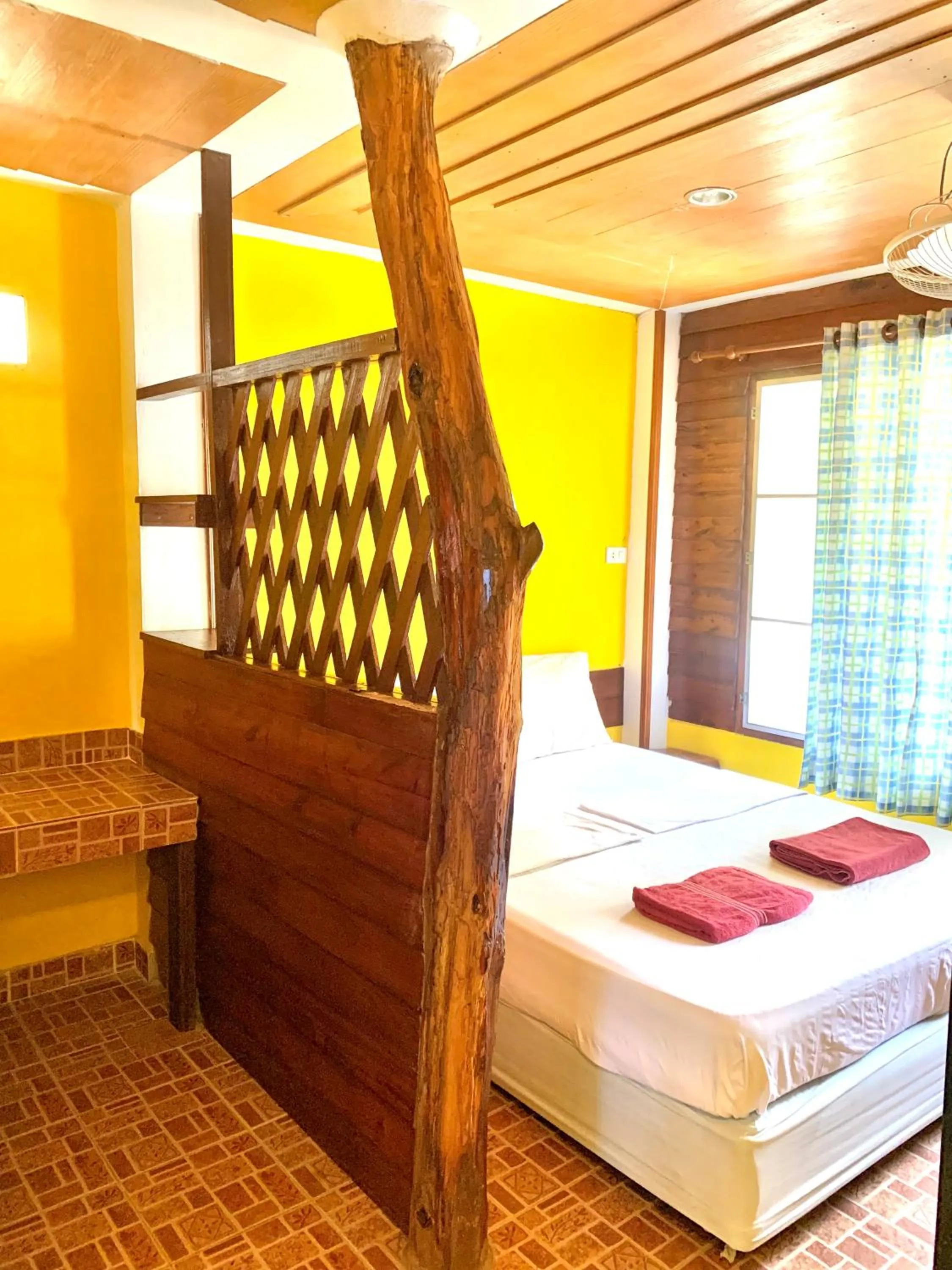 Bed in Koh Tao Tropicana Resort