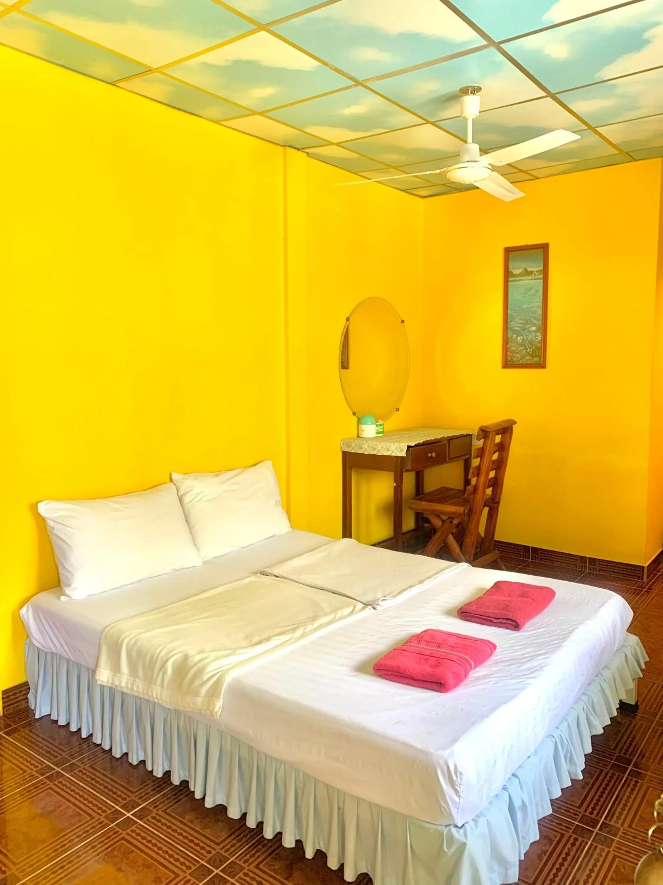 Bed in Koh Tao Tropicana Resort