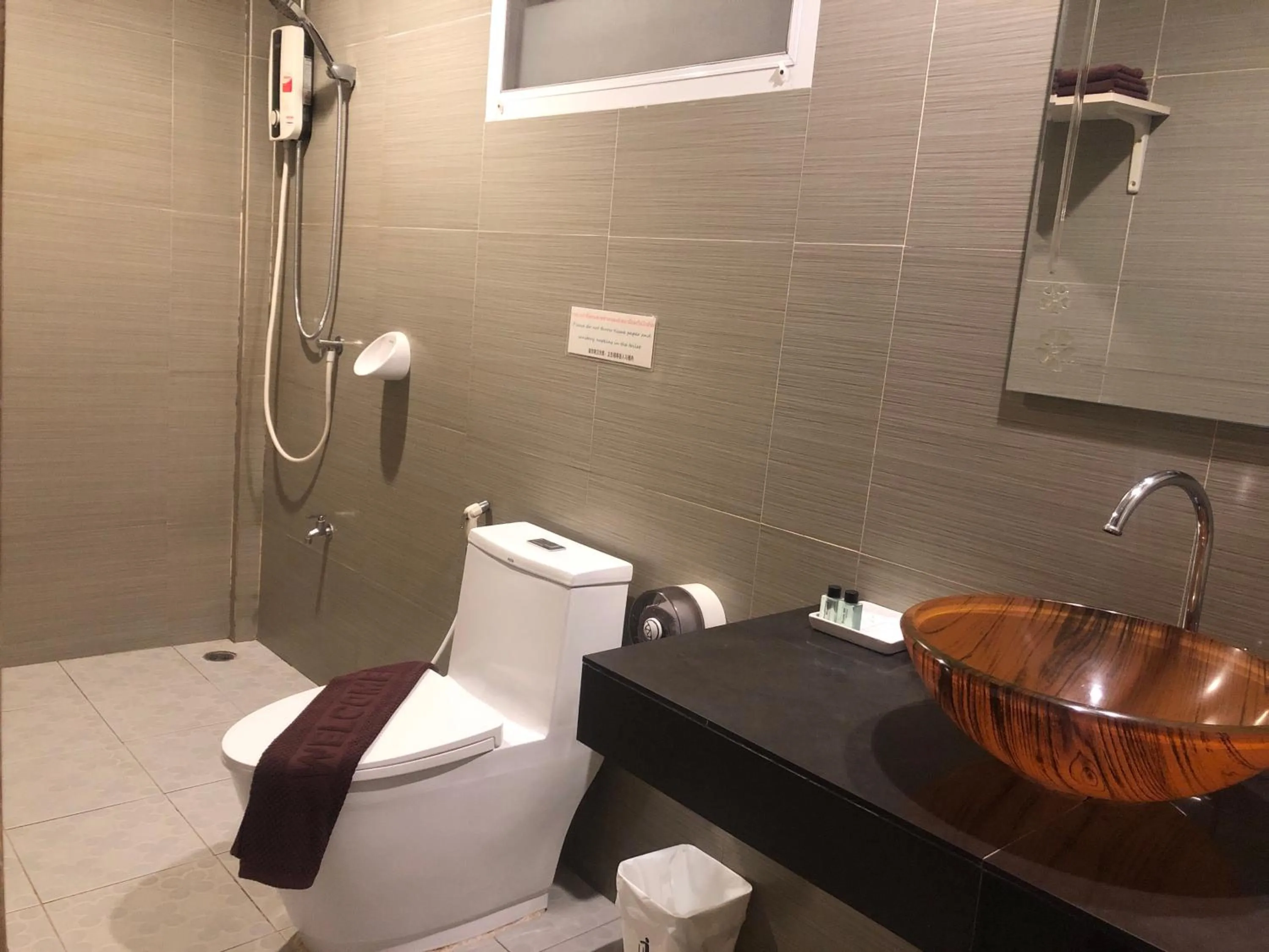 Bathroom in Thongran's House