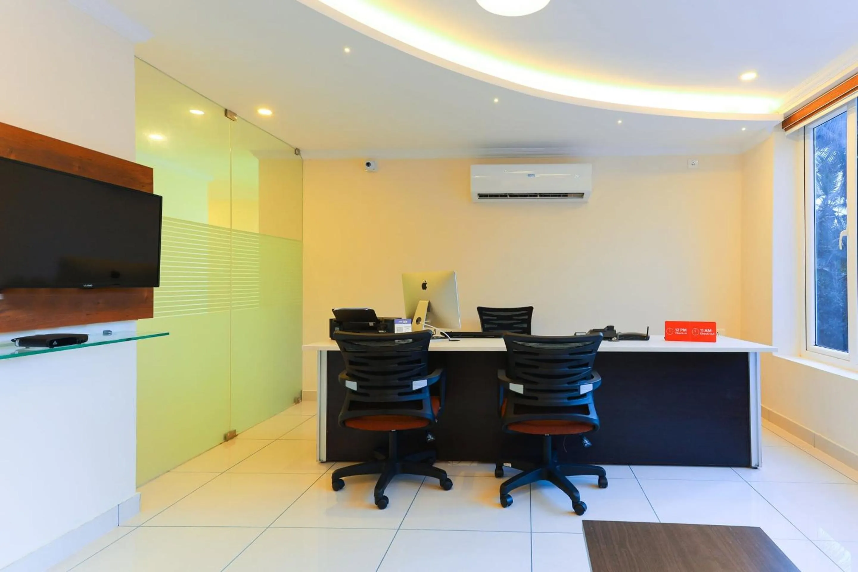 Lobby or reception in Collection O Companion Leisure Homes