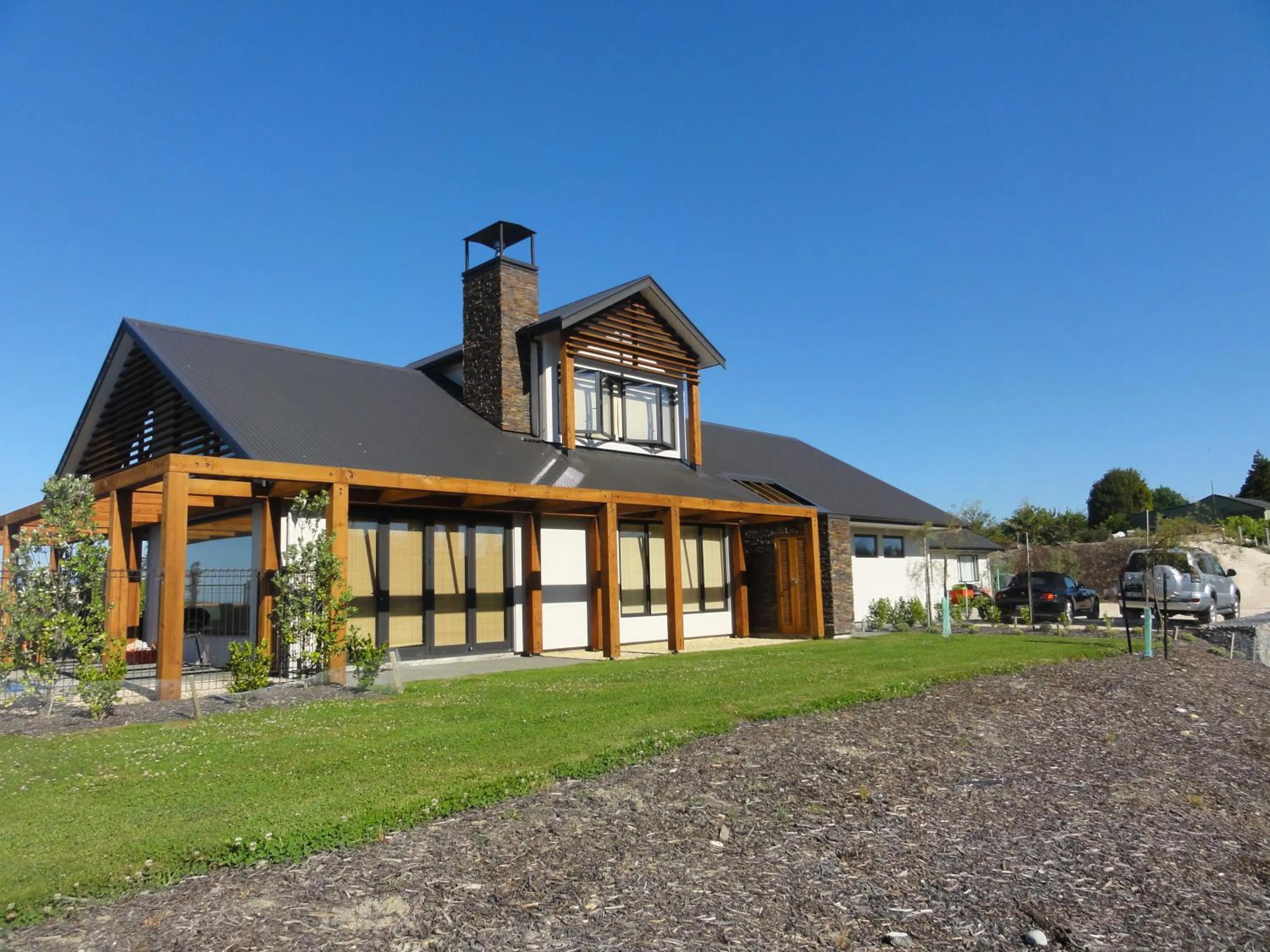 Pine Hill Lodge In Vineyard