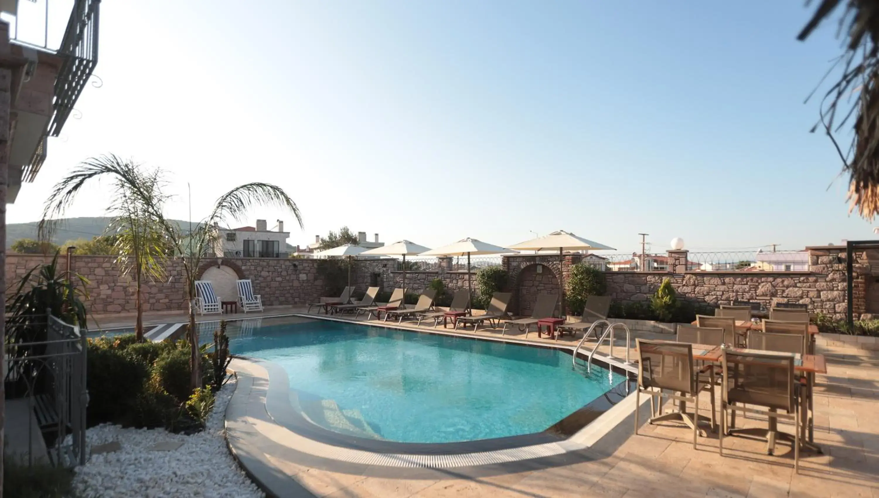 Swimming pool in Sukha Cunda Otel Swimming pool in Sukha Cunda Otel