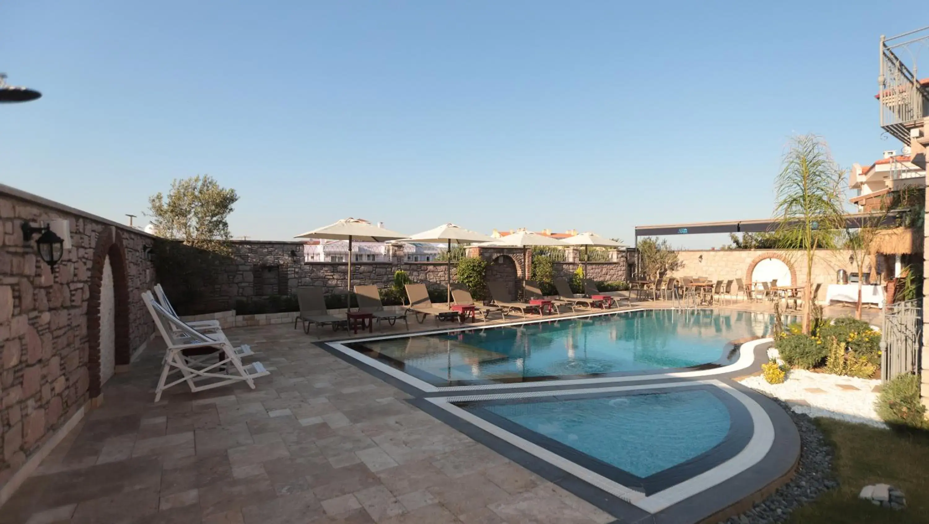 Pool view in Sukha Cunda Otel Pool view in Sukha Cunda Otel