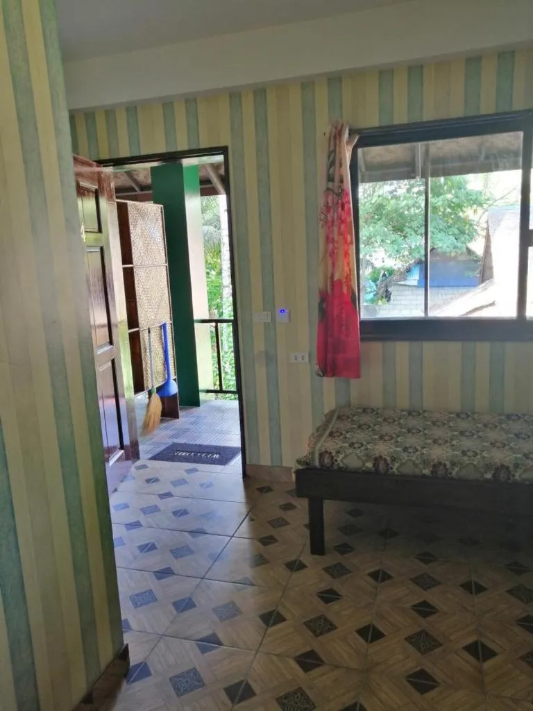 Bed in Eddie`s Beach Resort Siargao