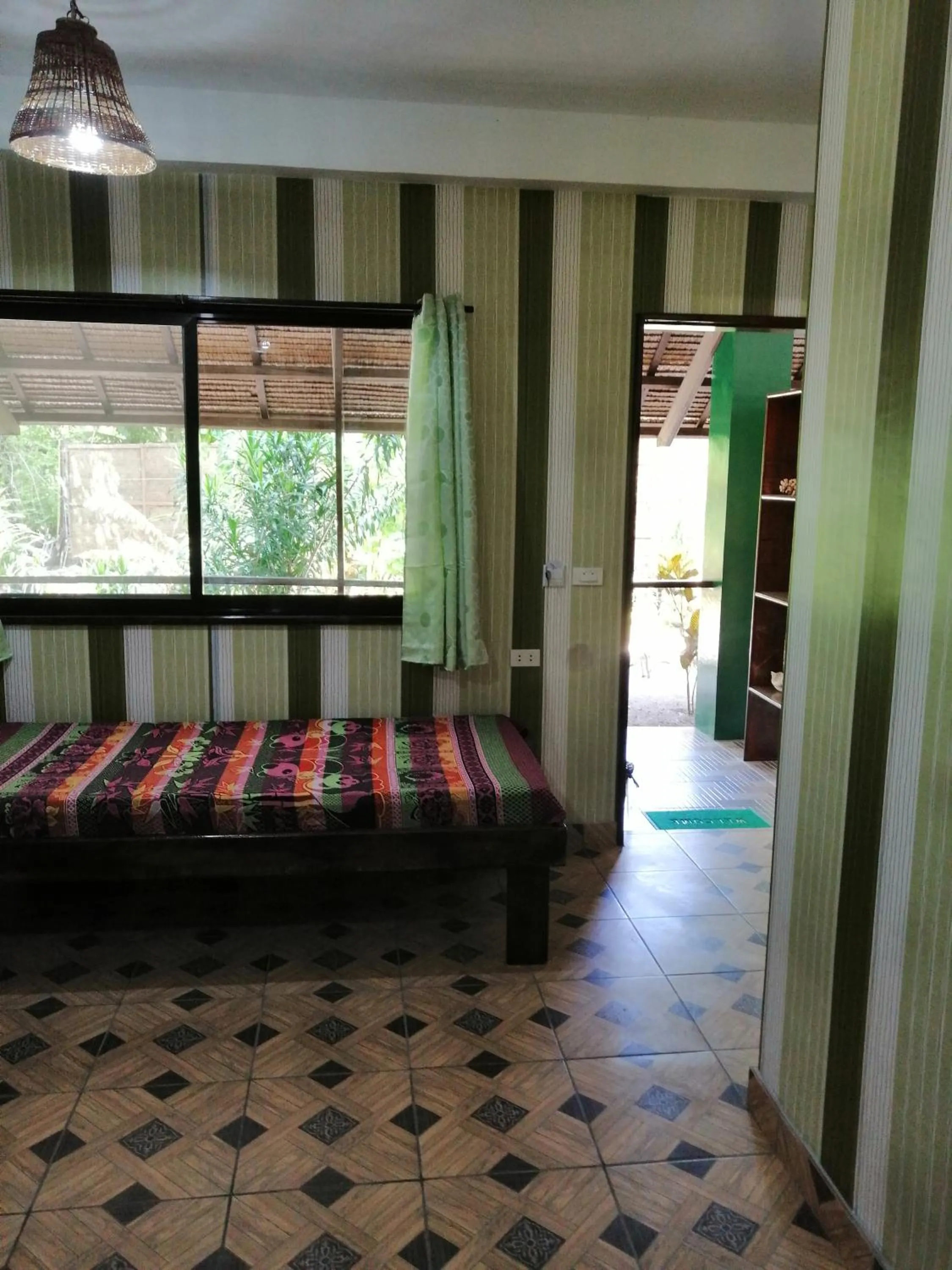 Bed in Eddie`s Beach Resort Siargao