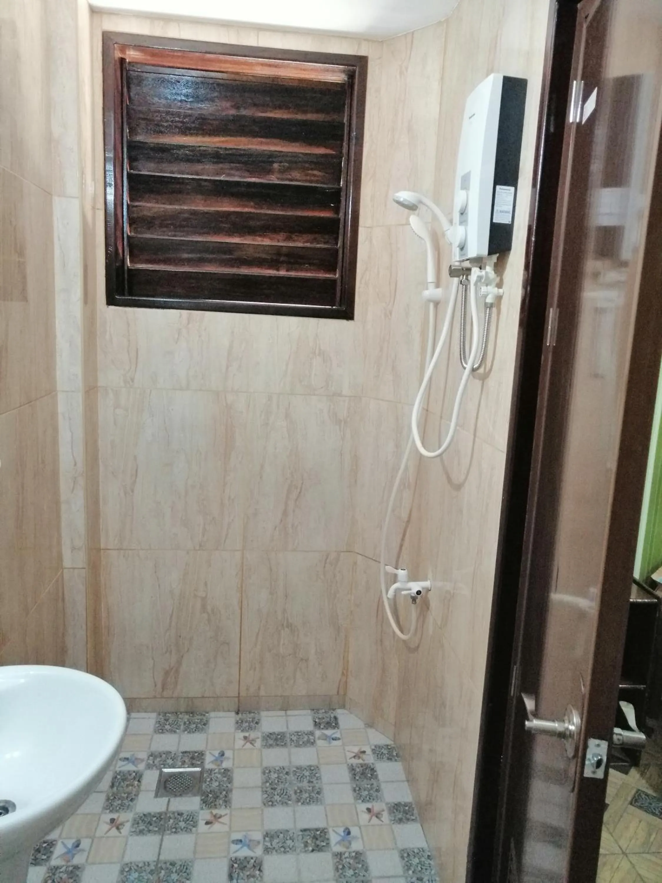 Eddie`s Beach Resort Siargao