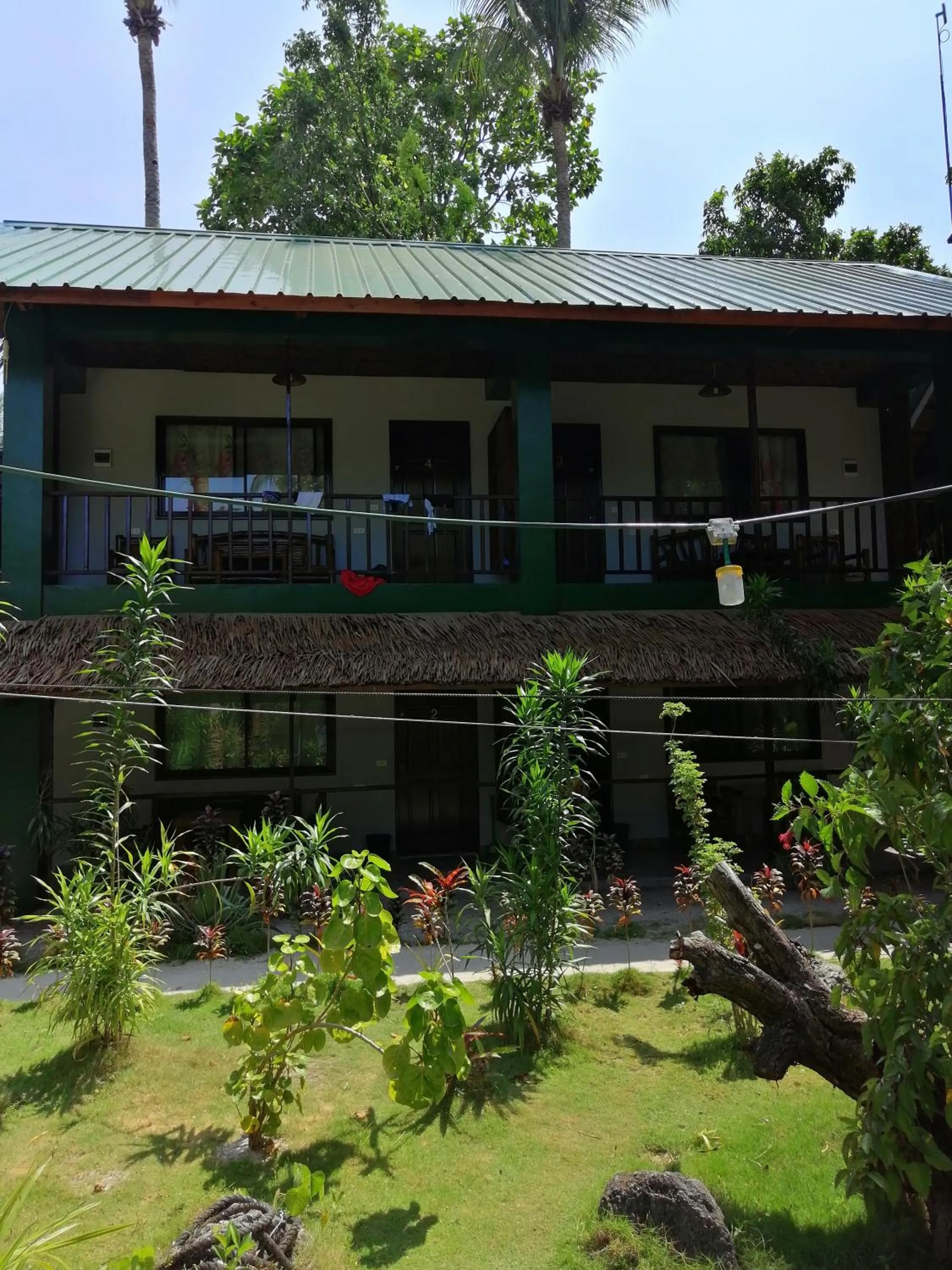 Eddie`s Beach Resort Siargao