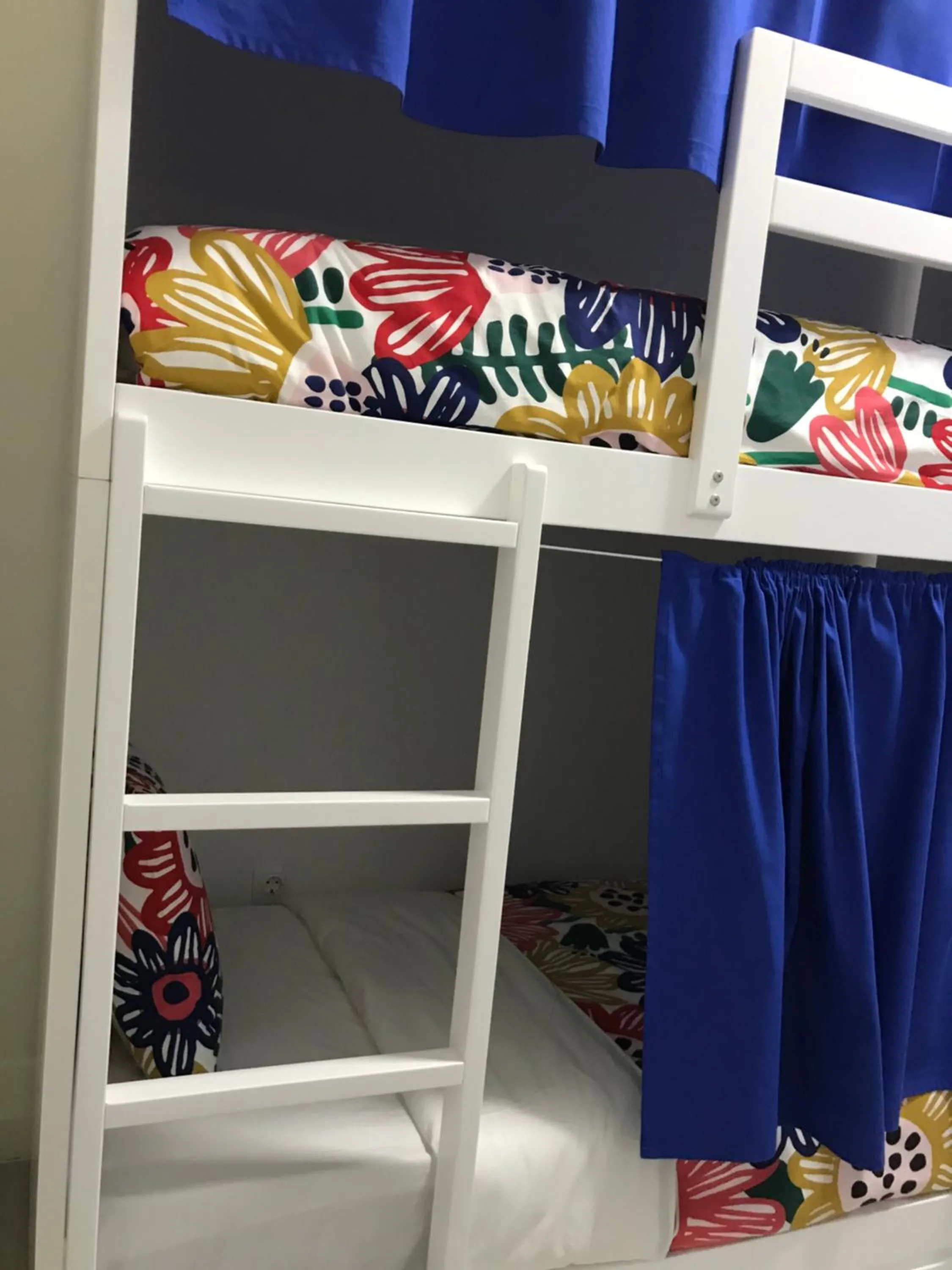 bunk bed, Bed in Charming episode