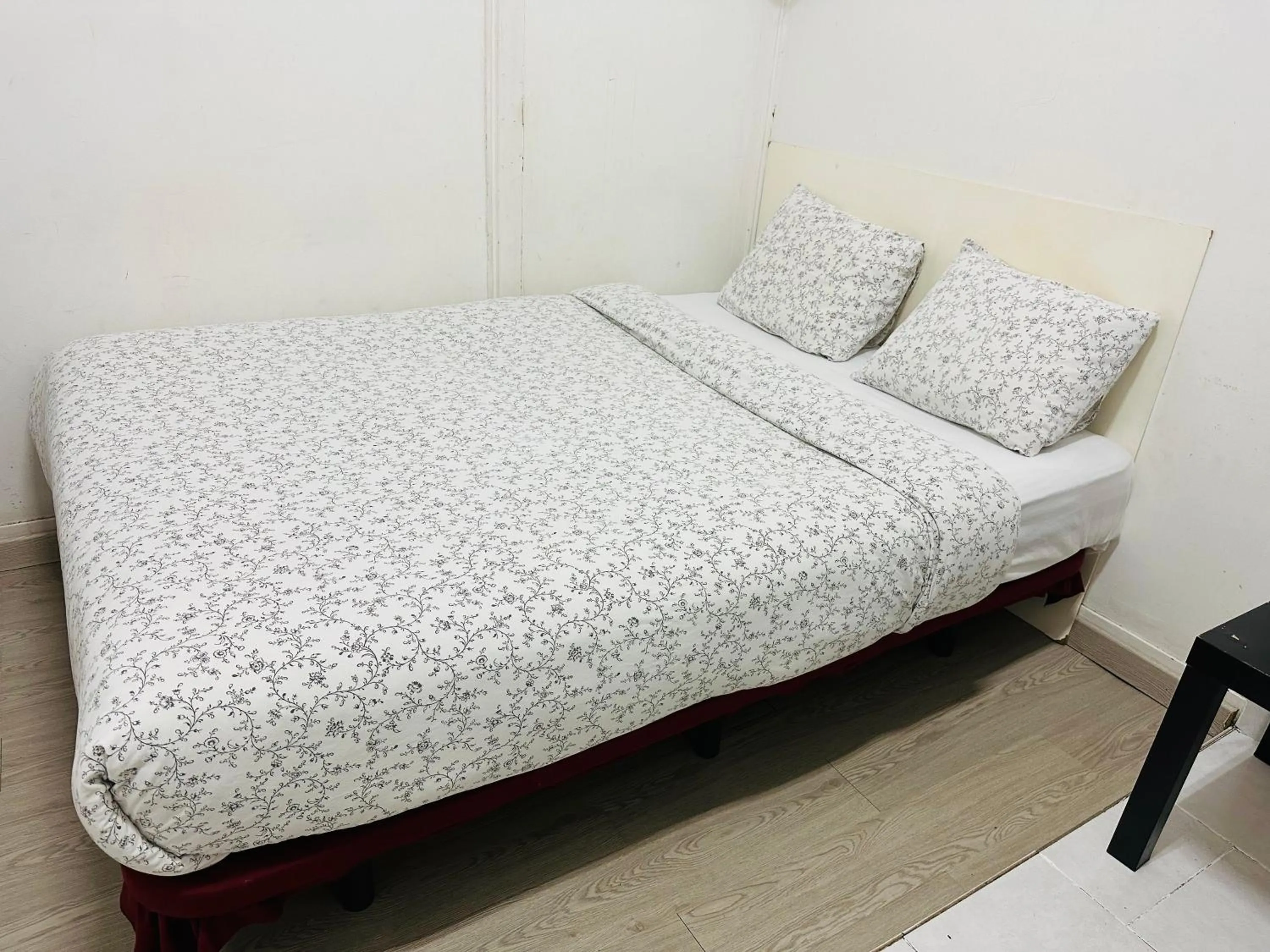 Bed in Charming episode