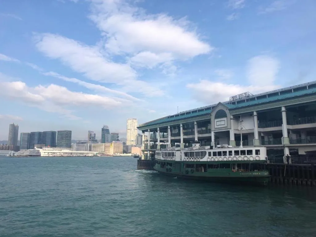 Day in Pay-Less Guesthouse (7/F A9)