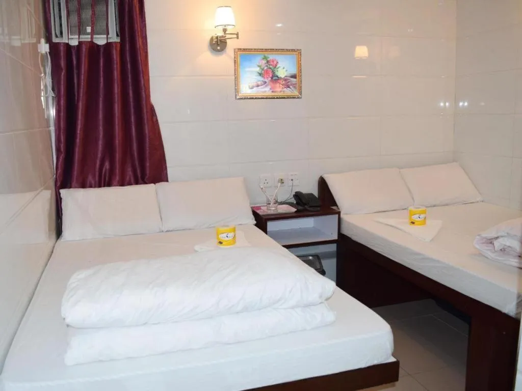 Bedroom, Bed in Pay-Less Guesthouse (7/F A9)