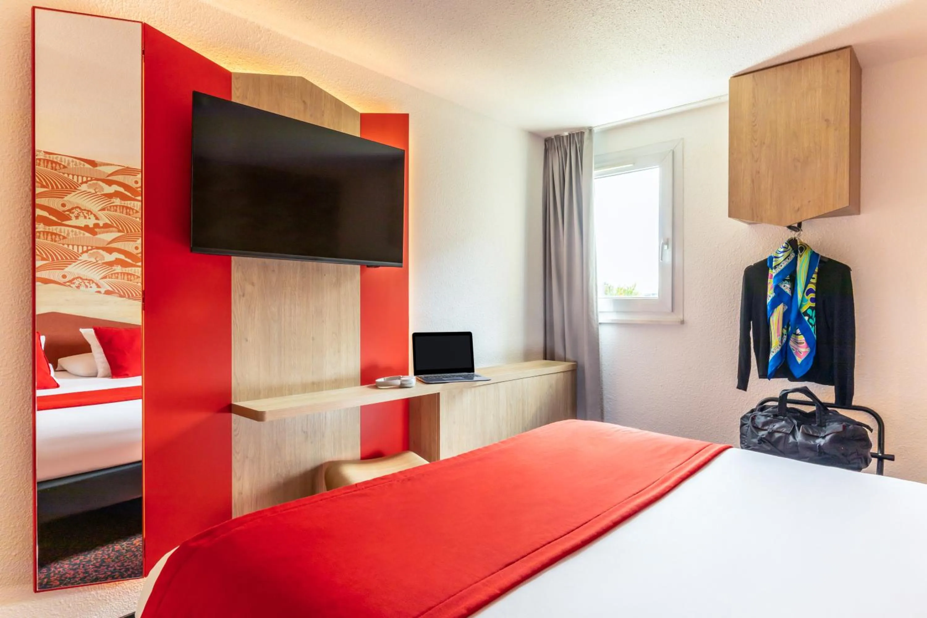 Property building, Bed in ibis Styles Chartres Sud Barjouville
