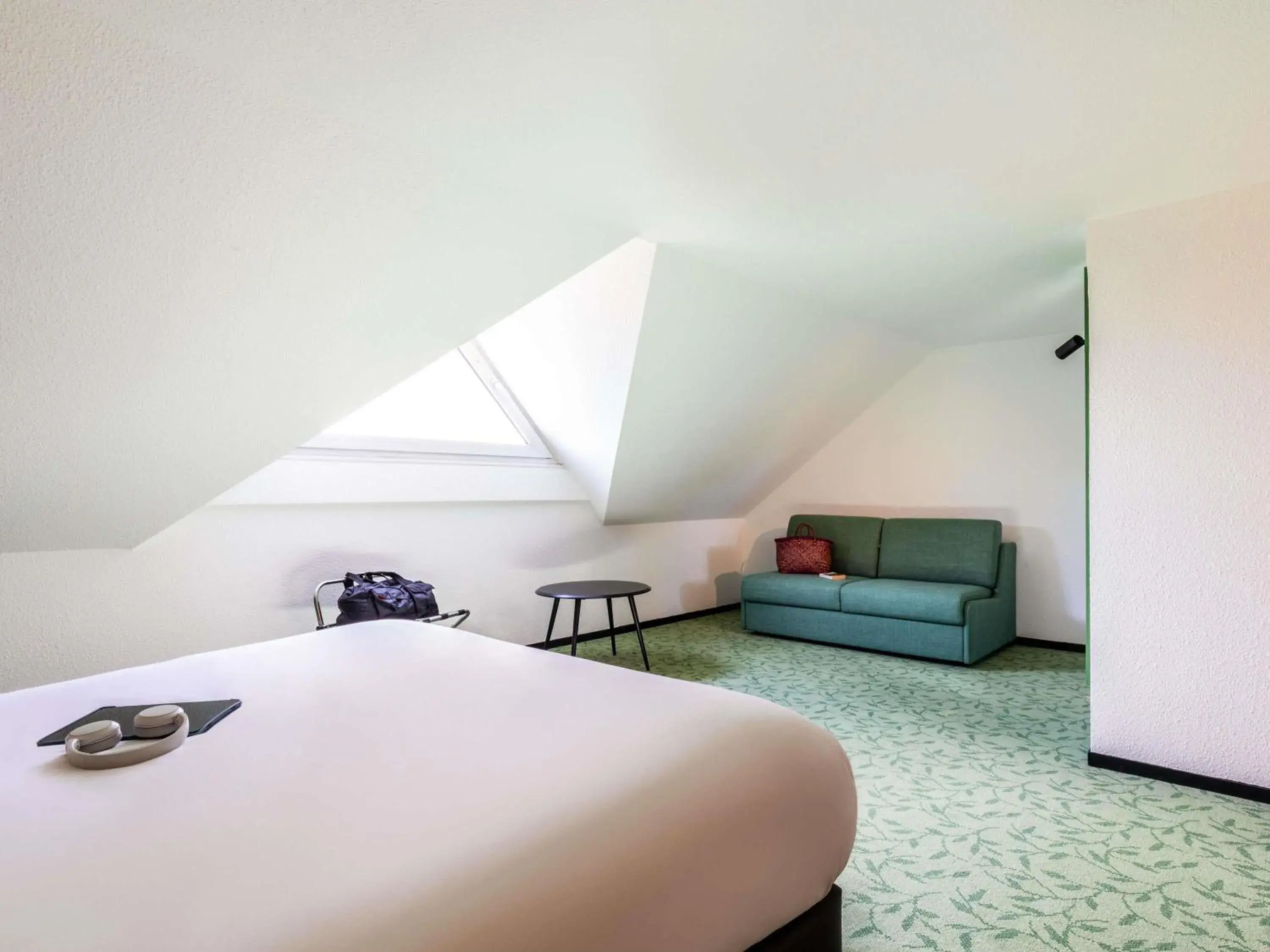 Bedroom, Bed in ibis Styles Chartres Sud Barjouville Bedroom, Bed in ibis Styles Chartres Sud Barjouville