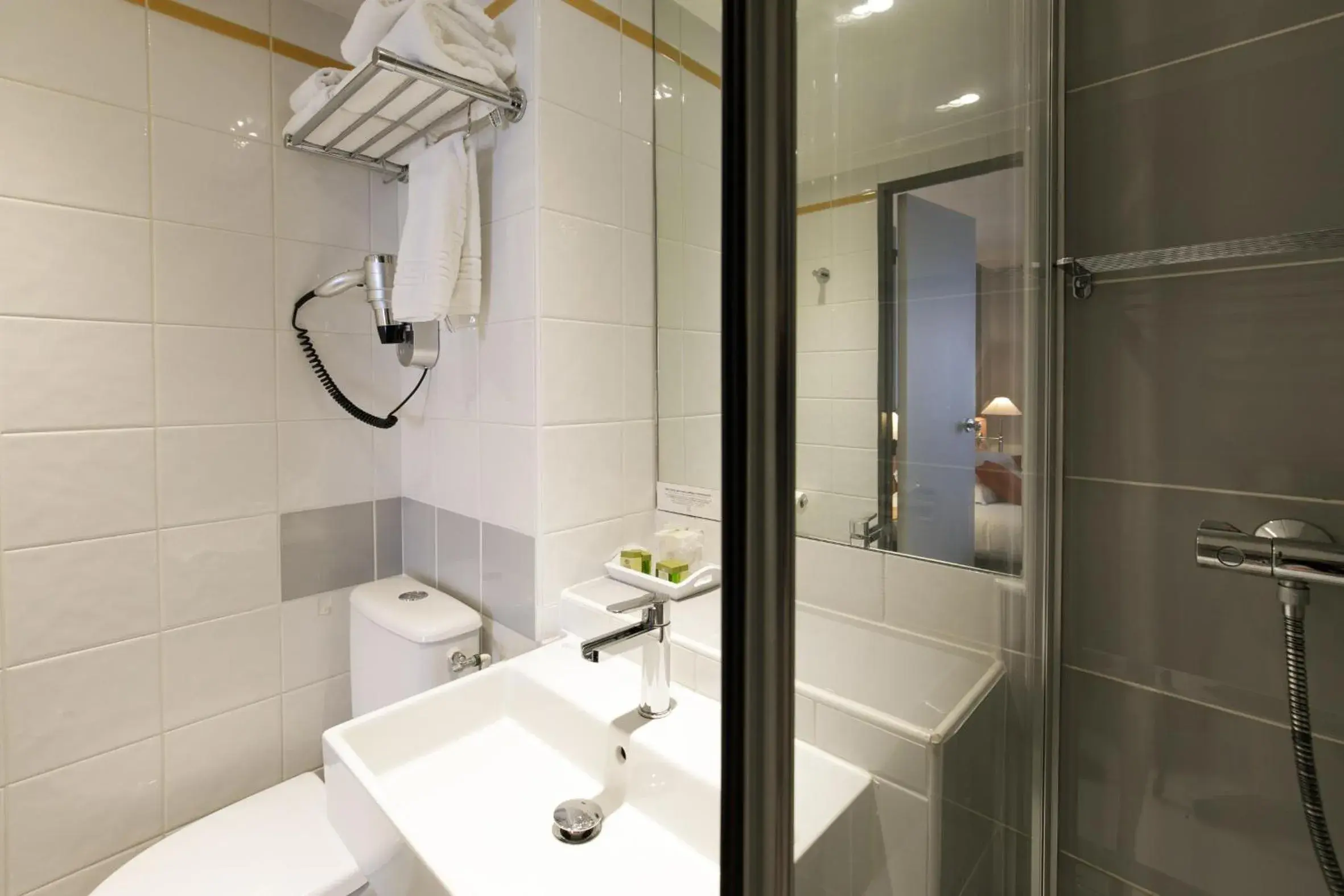 Standard Twin Room in ibis Styles Chartres Sud Barjouville Standard Twin Room in ibis Styles Chartres Sud Barjouville