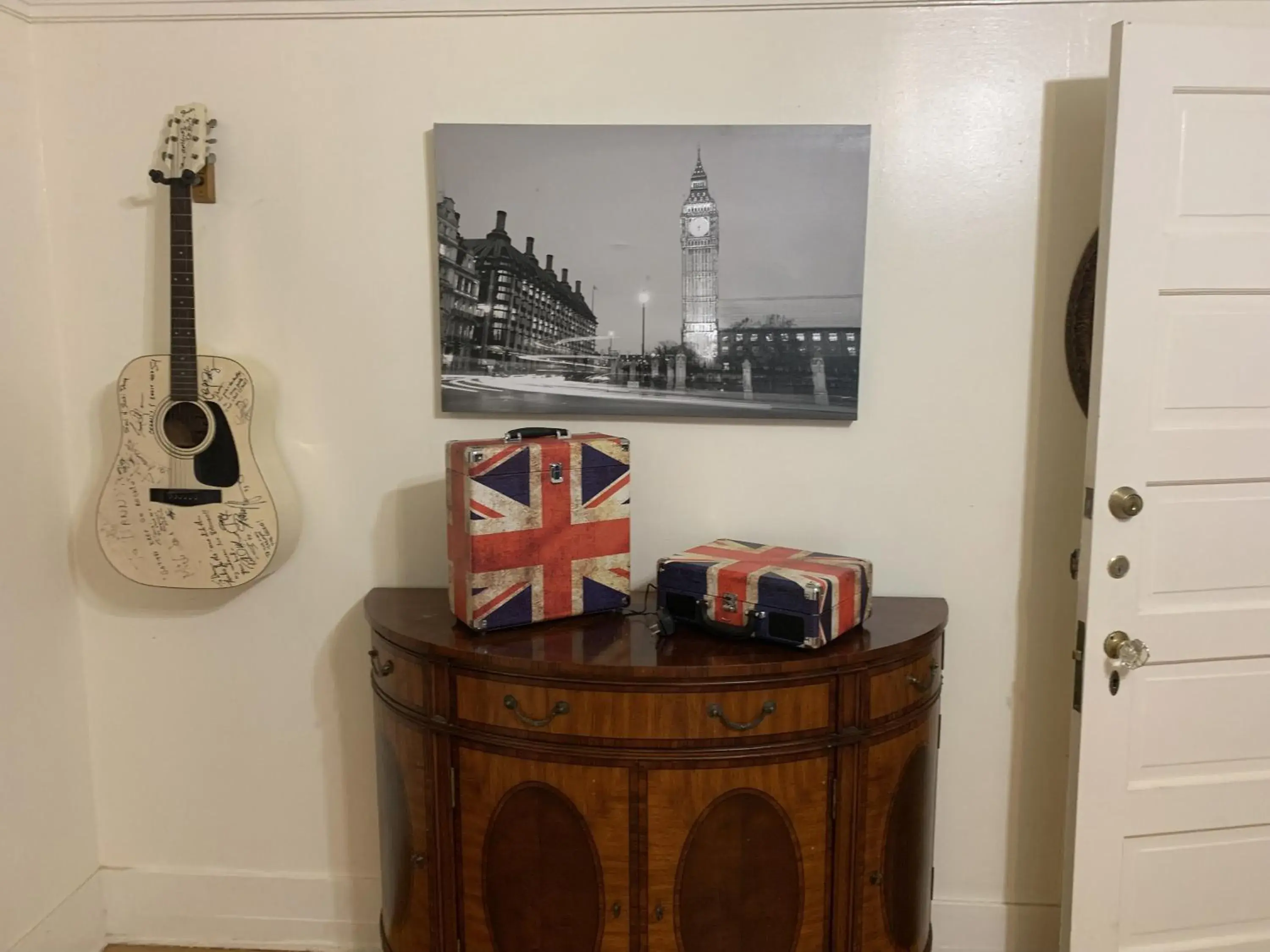 Deluxe Junior Suite in Greenway Manor Deluxe Junior Suite in Greenway Manor