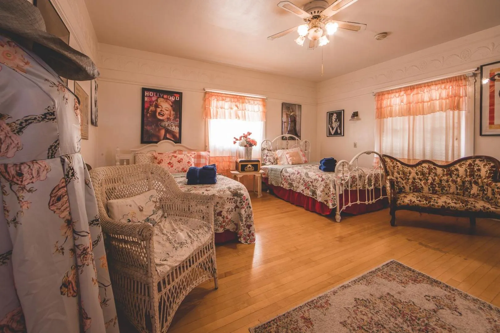 Bed in Greenway Manor