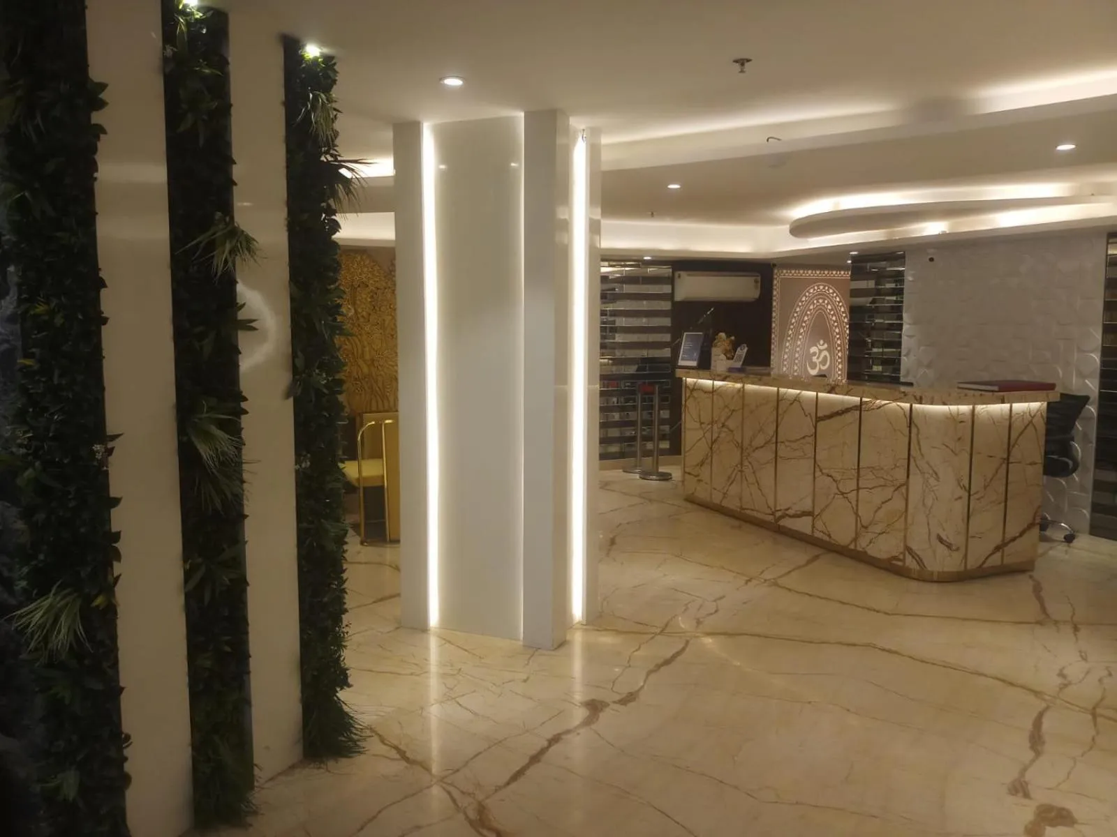 Lobby or reception in Airport Hotel Ramhan Palace Mahipalpur