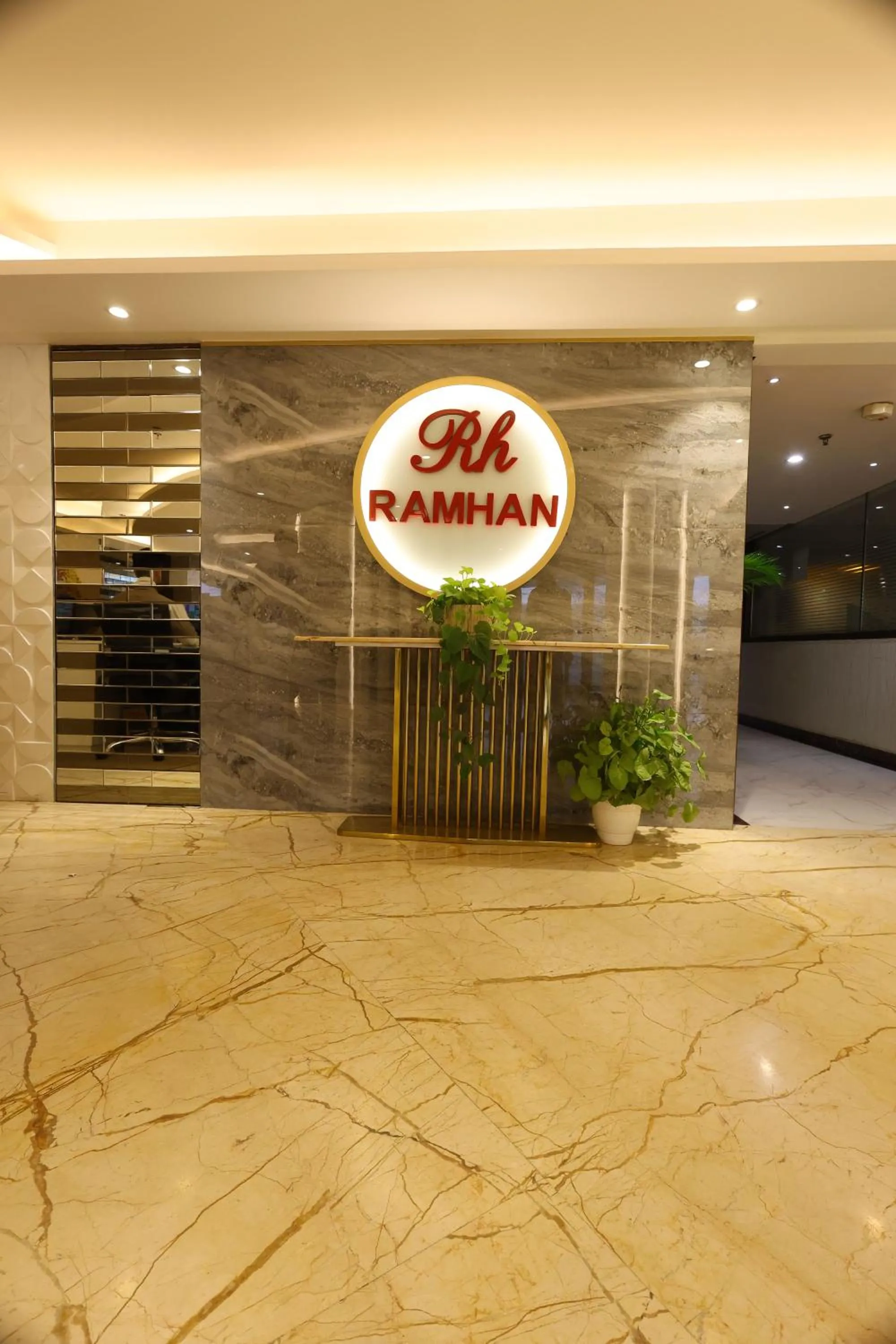 Lobby or reception in Airport Hotel Ramhan Palace Mahipalpur