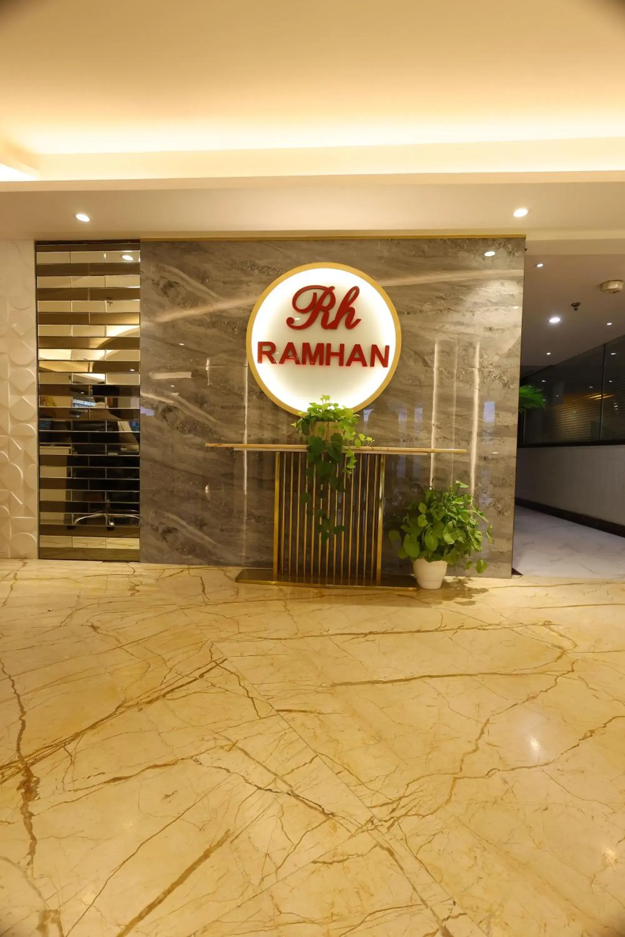 Lobby or reception in Airport Hotel Ramhan Palace Mahipalpur Lobby or reception in Airport Hotel Ramhan Palace Mahipalpur