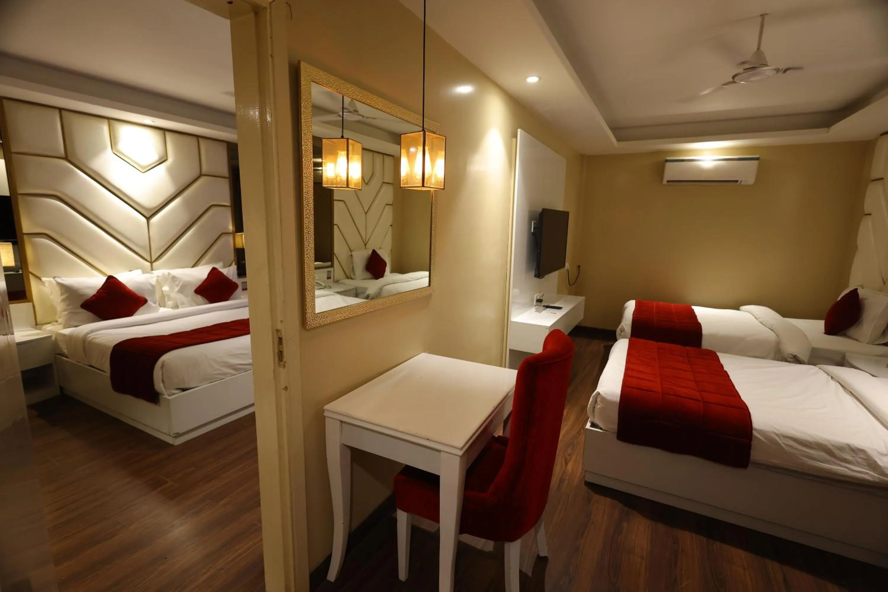 Bed in Airport Hotel Ramhan Palace Mahipalpur