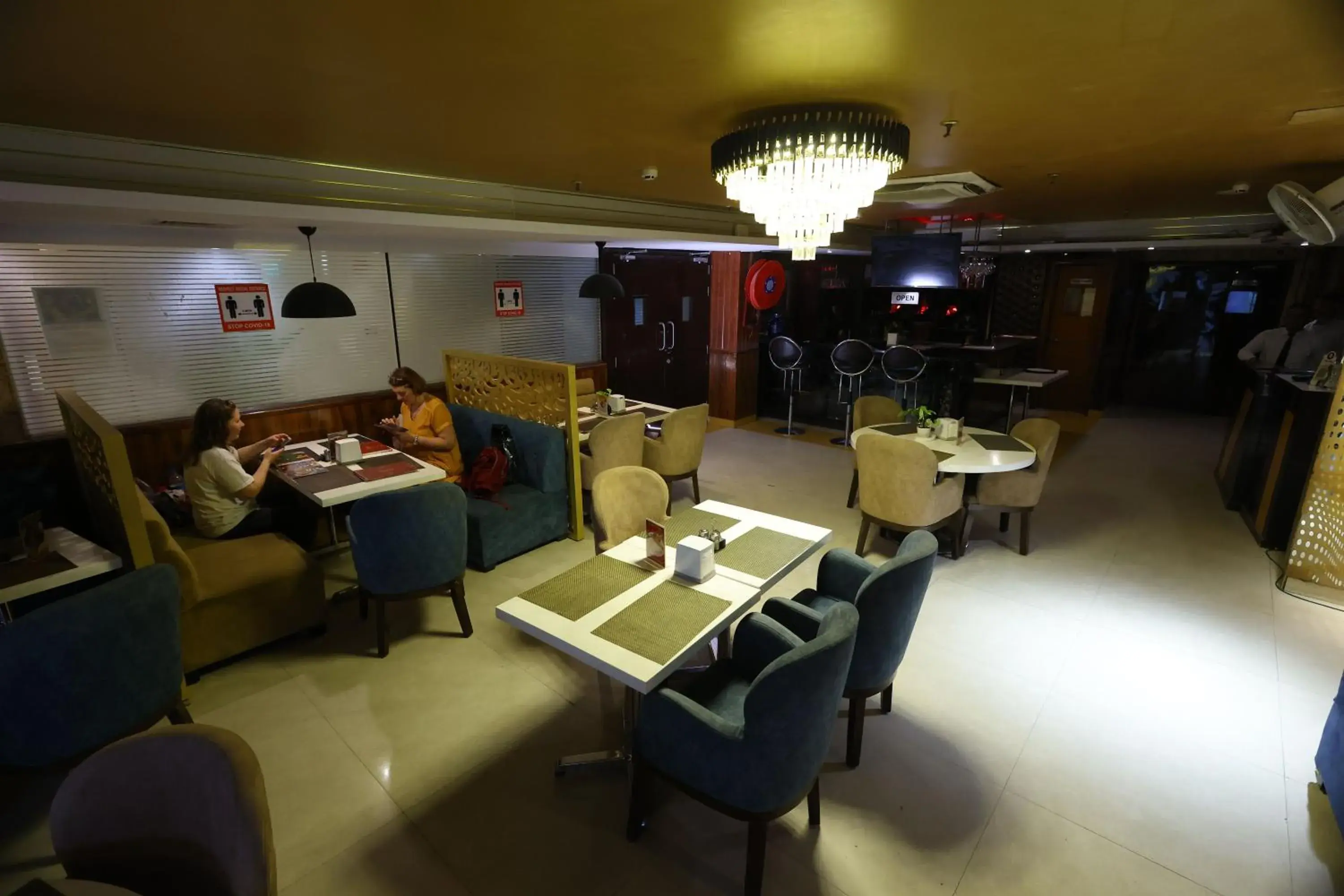 Restaurant/places to eat in Airport Hotel Ramhan Palace Mahipalpur Restaurant/places to eat in Airport Hotel Ramhan Palace Mahipalpur