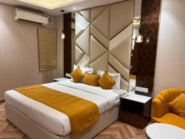 Bed in Airport Hotel Ramhan Palace Mahipalpur Bed in Airport Hotel Ramhan Palace Mahipalpur