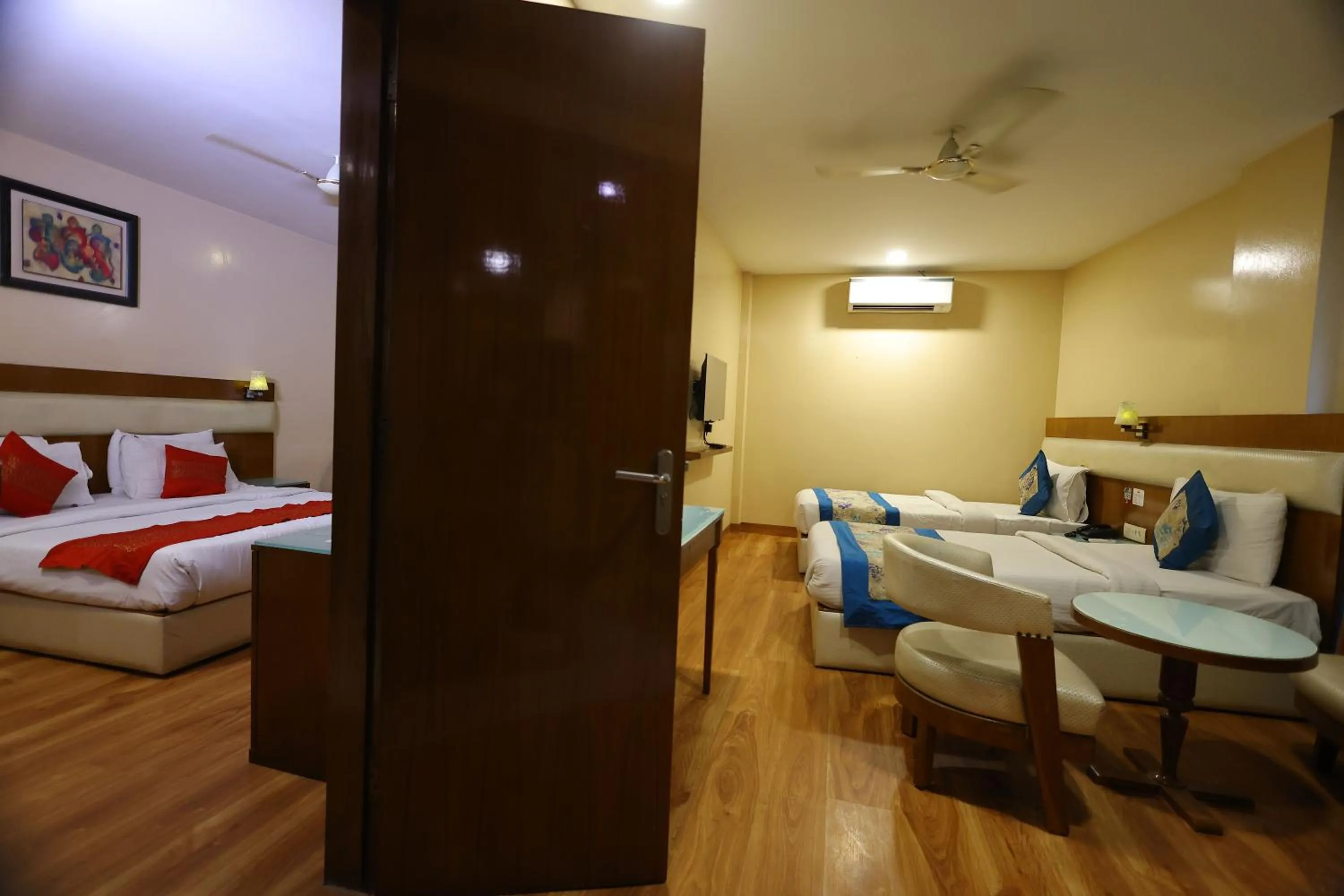 Bed in Airport Hotel Ramhan Palace Mahipalpur