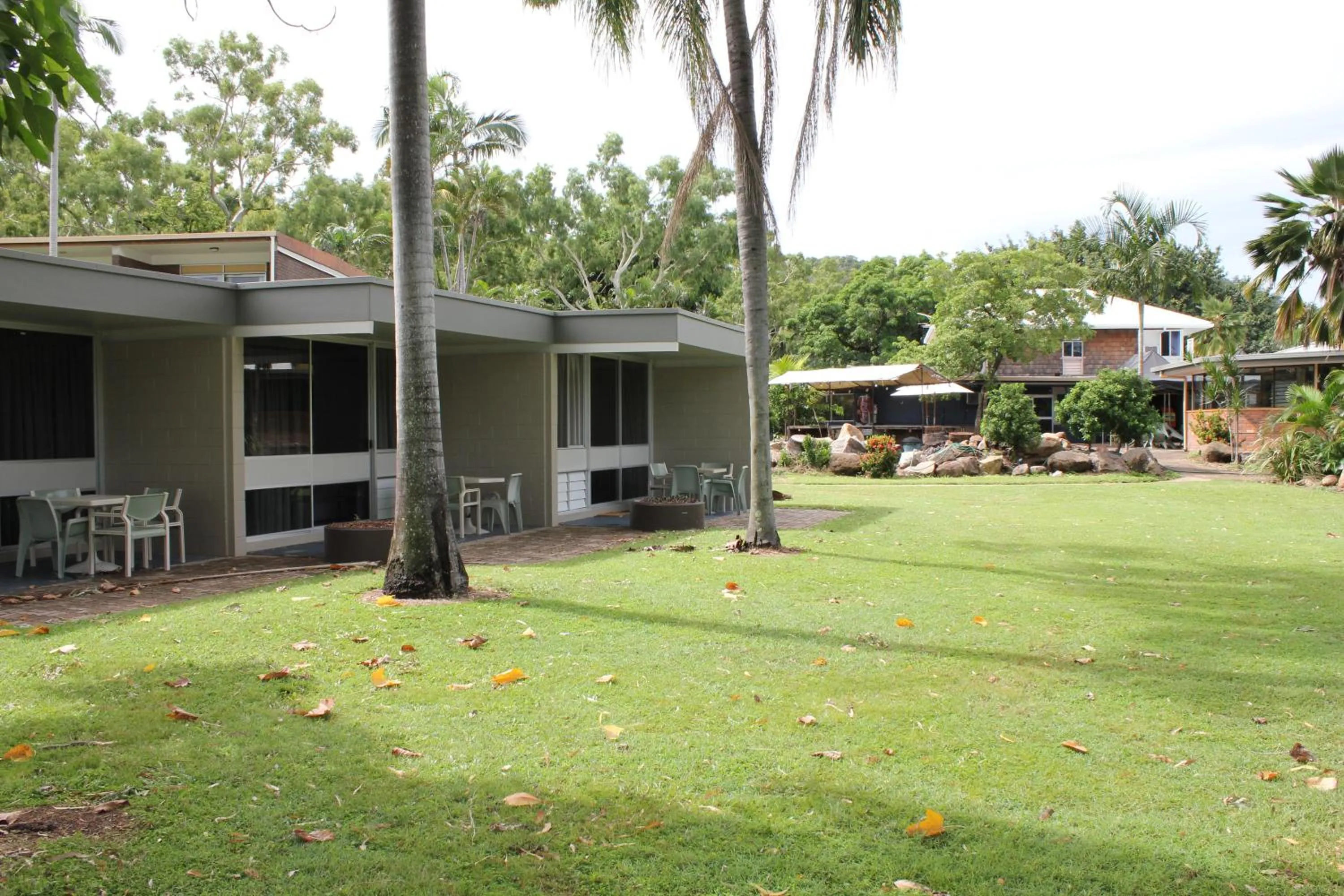 Area and facilities in Arcadia Village Motel