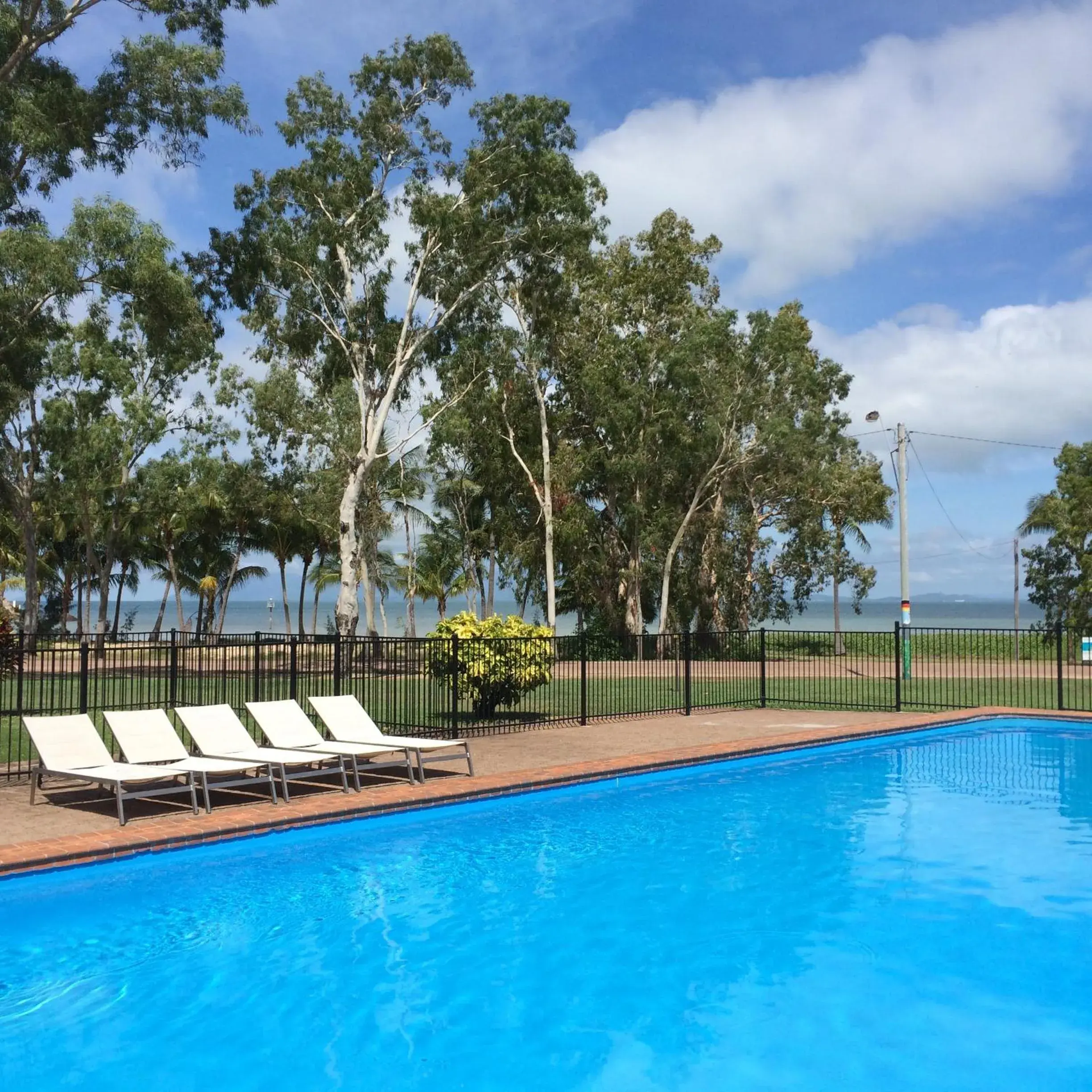Swimming pool in Arcadia Village Motel Swimming pool in Arcadia Village Motel