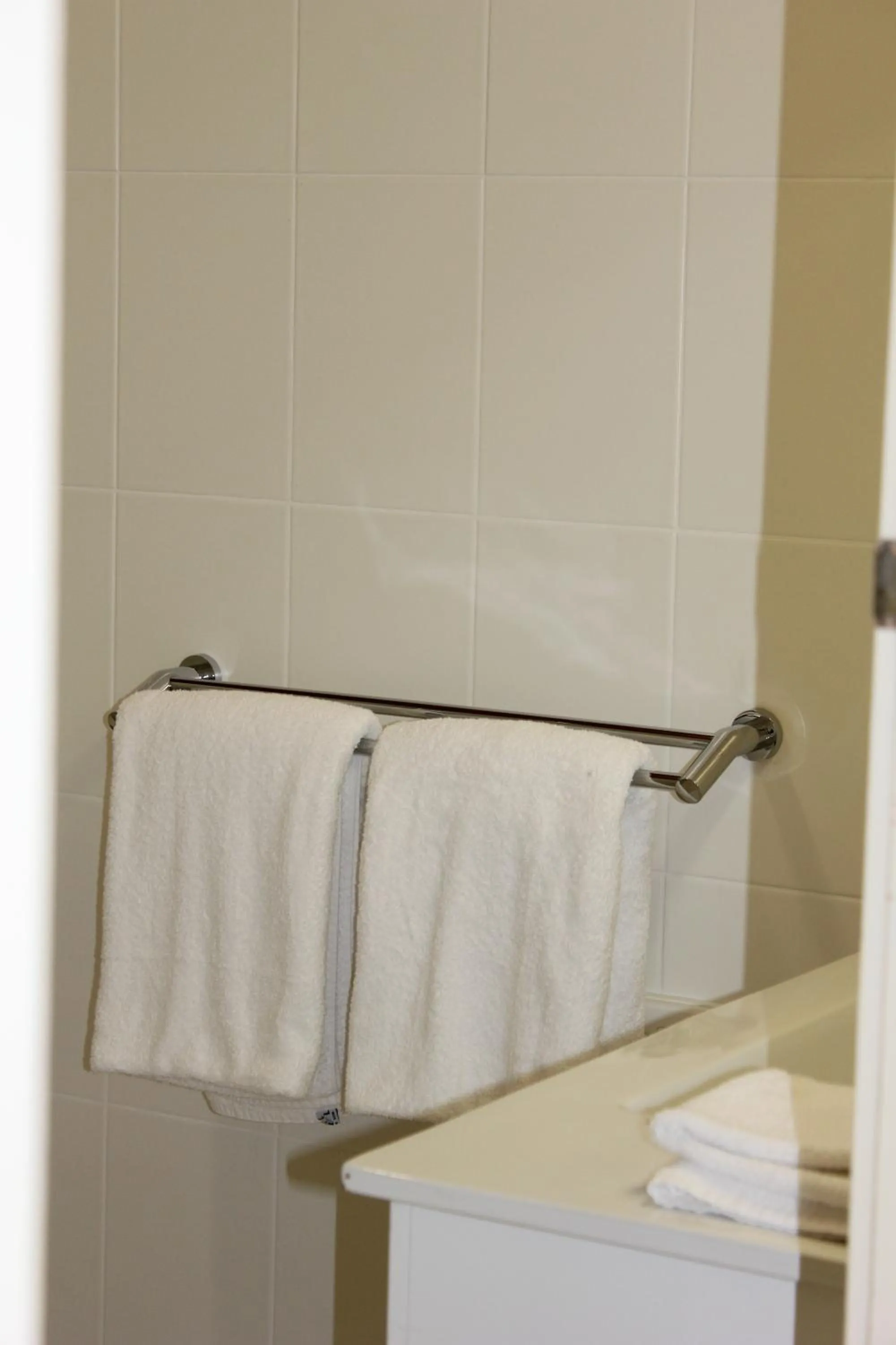 Bathroom in Arcadia Village Motel