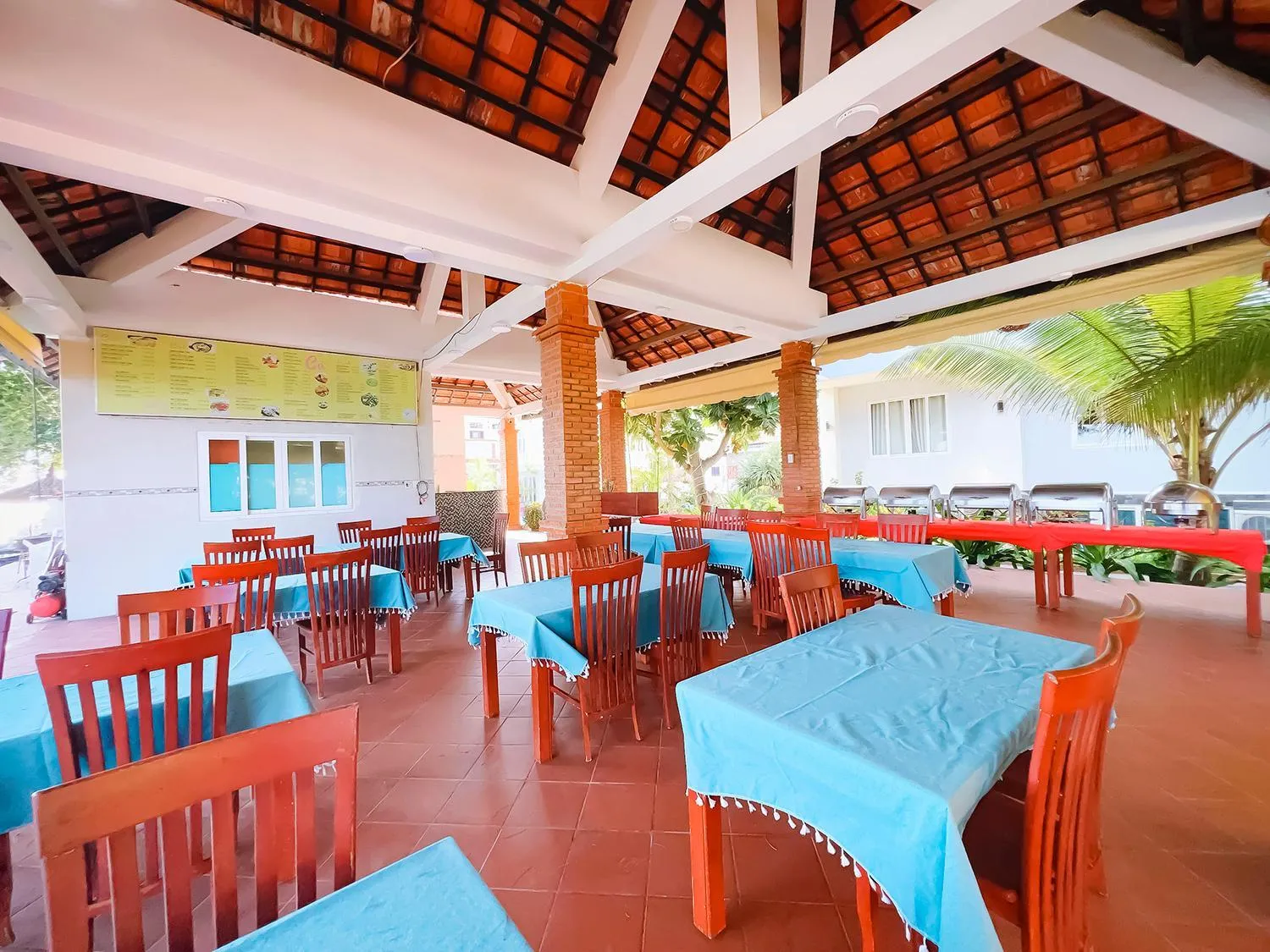 Restaurant/places to eat in Sand Beach Resort