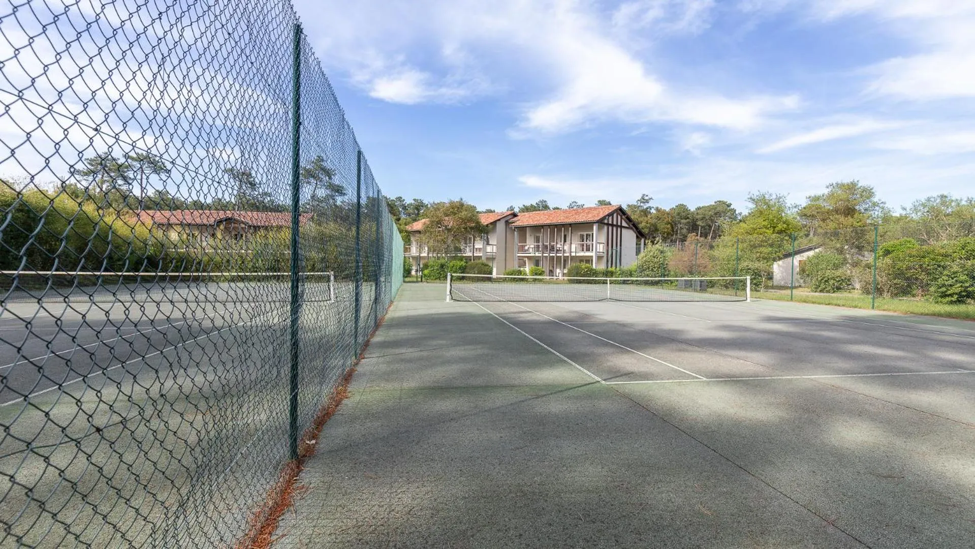 Tennis court in Vacancéole - L'Allée des Dunes - Ondres Plage