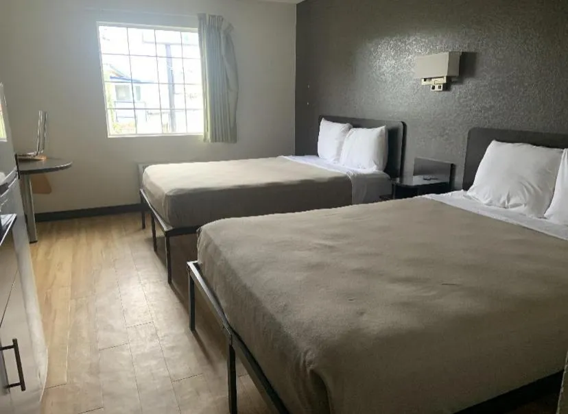 Photo of the whole room, Bed in Extended Stay Pensacola
