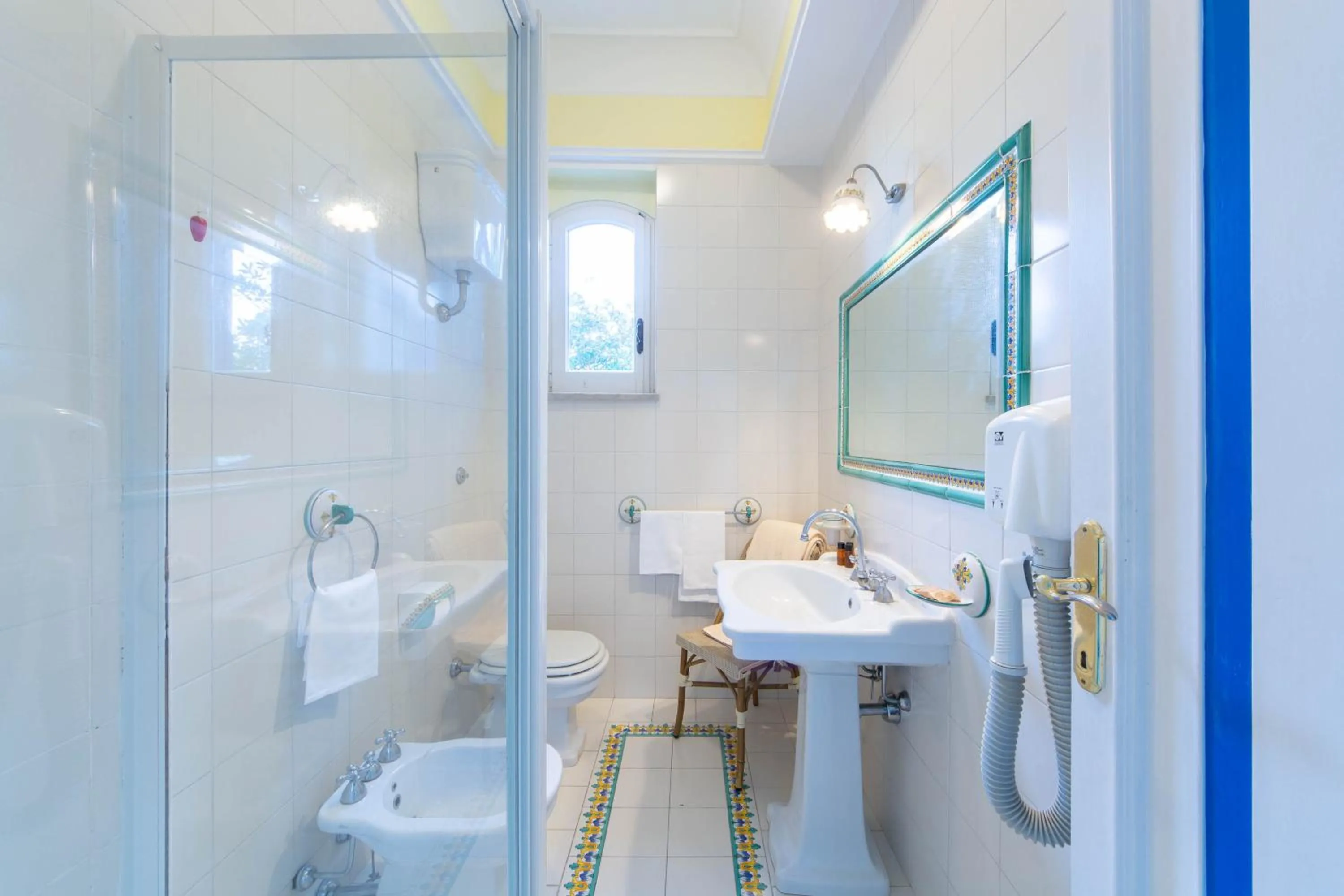 Shower in Hotel Villa San Michele