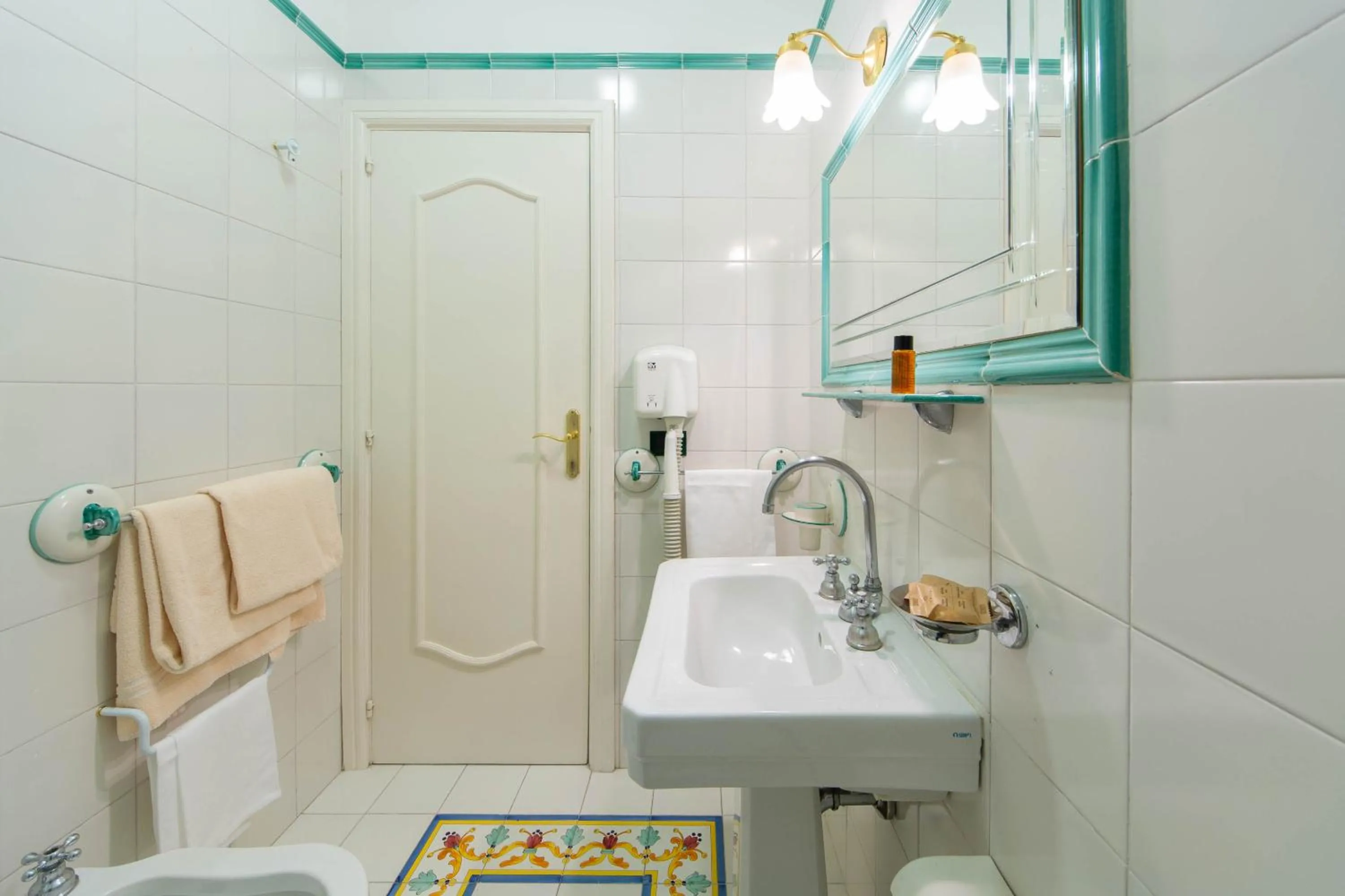 Shower in Hotel Villa San Michele