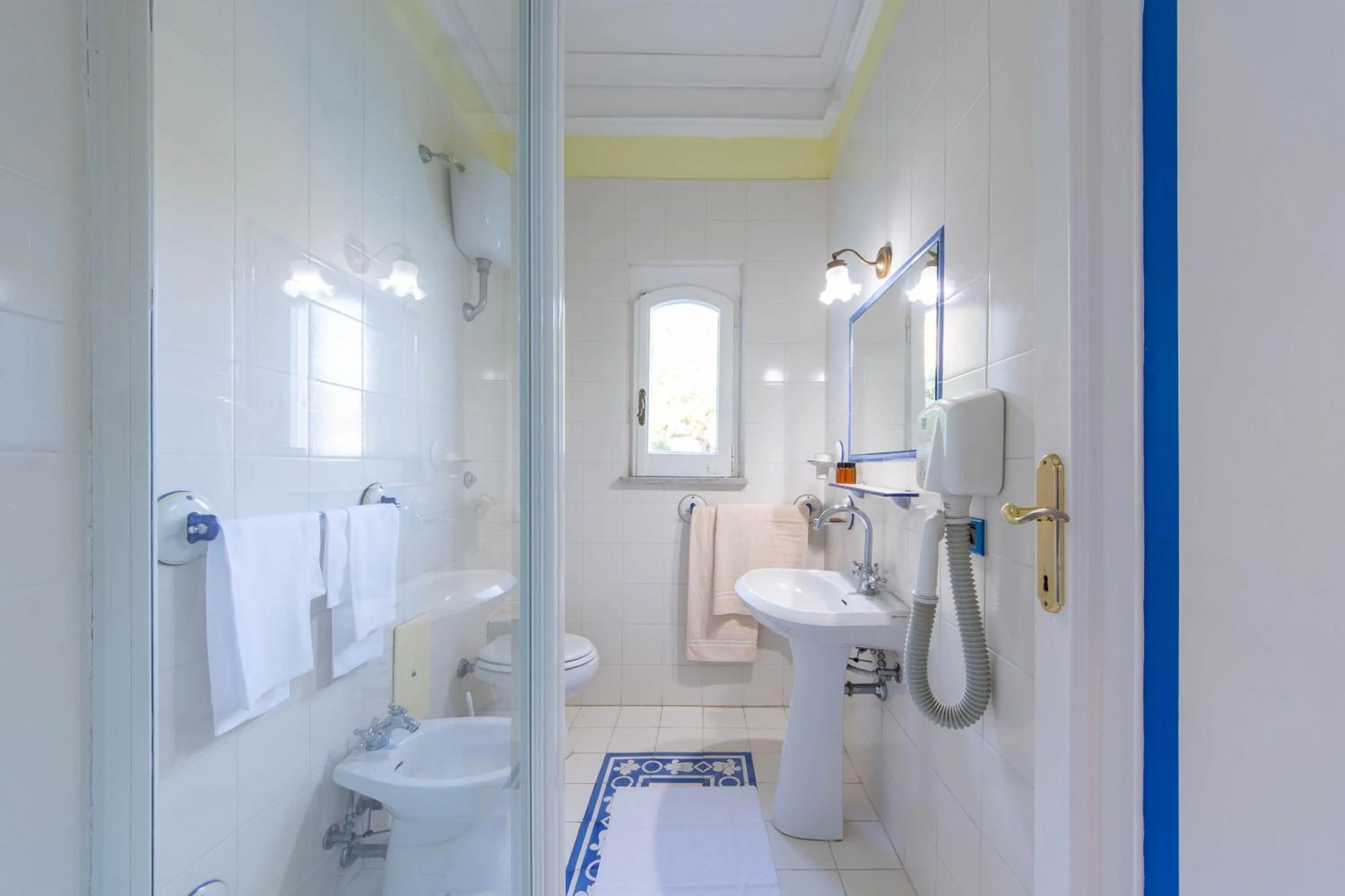 Shower in Hotel Villa San Michele